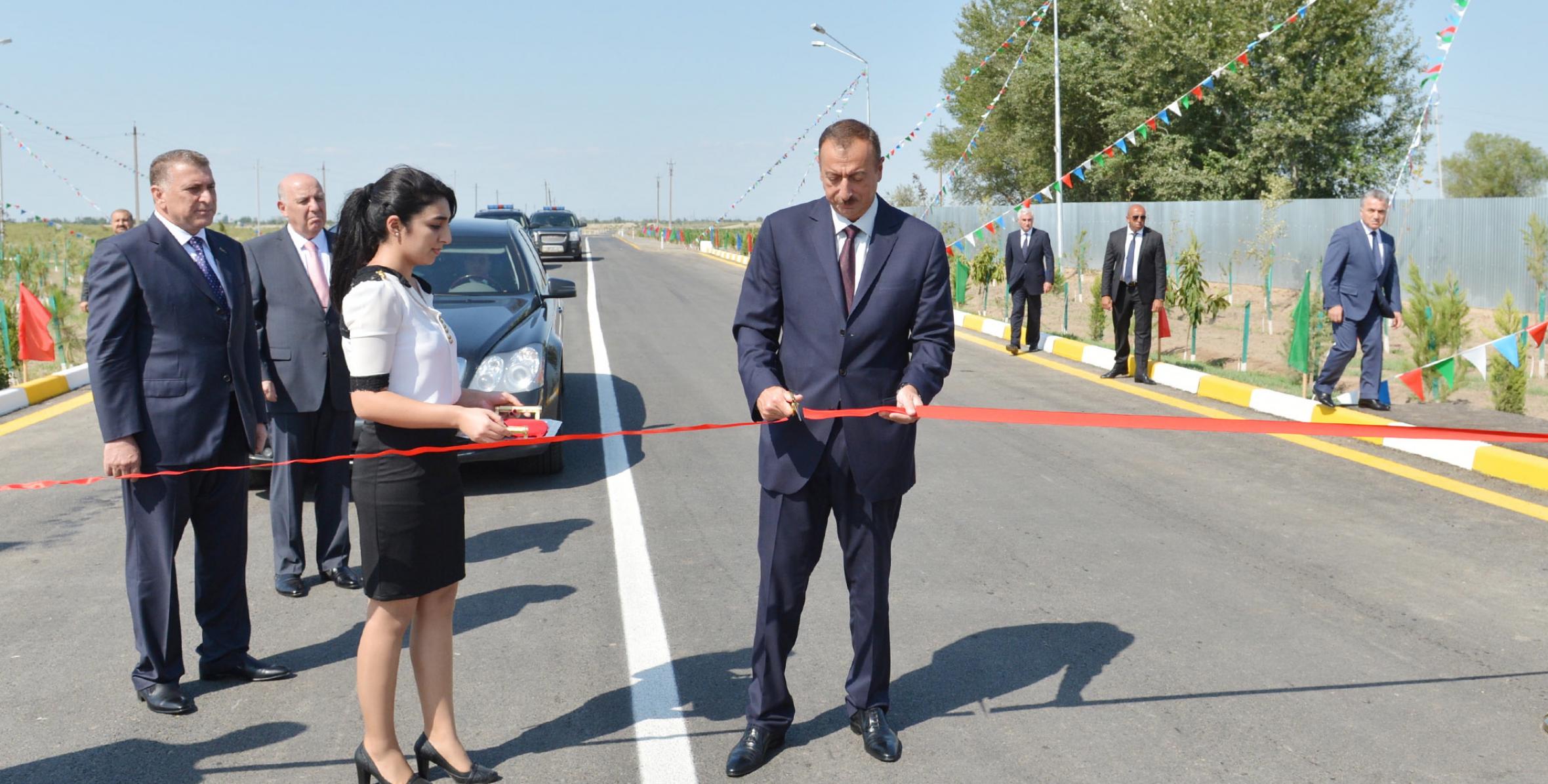 İlham Əliyev Qarayevkənd-Sımadakənd avtomobil yolunun açılışında iştirak etmişdir