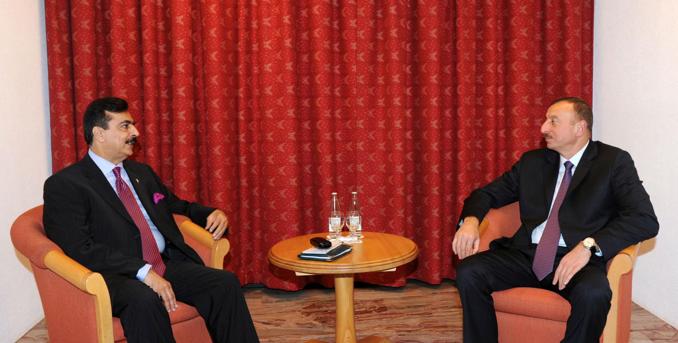 İlham Əliyevin Pakistan İslam Respublikasının Baş naziri Sayed Yusuf Raza Gilani ilə görüşü olmuşdur