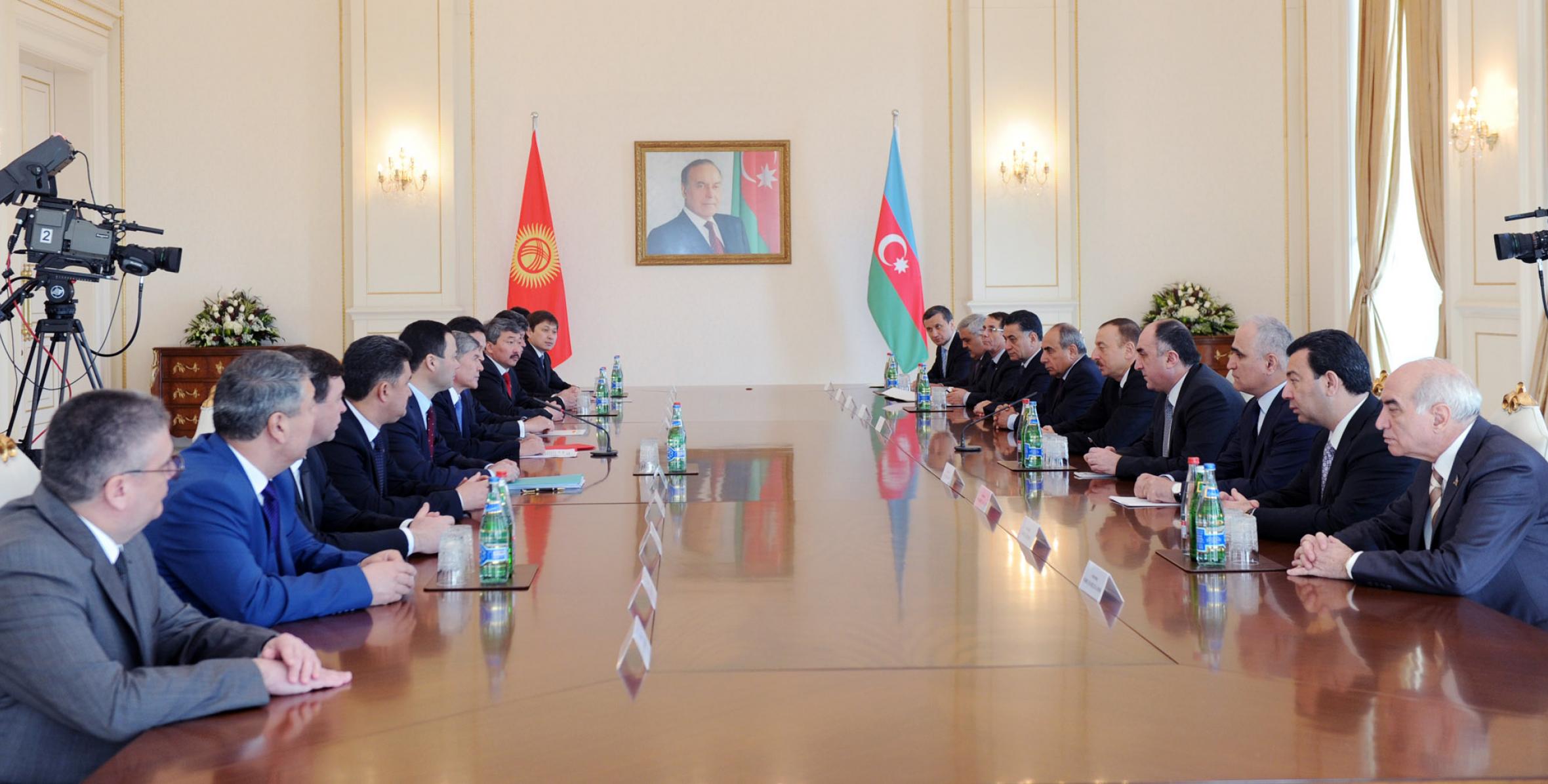 Состоялась встреча президентов Азербайджанской Республики и Кыргызской Республики в расширенном составе
