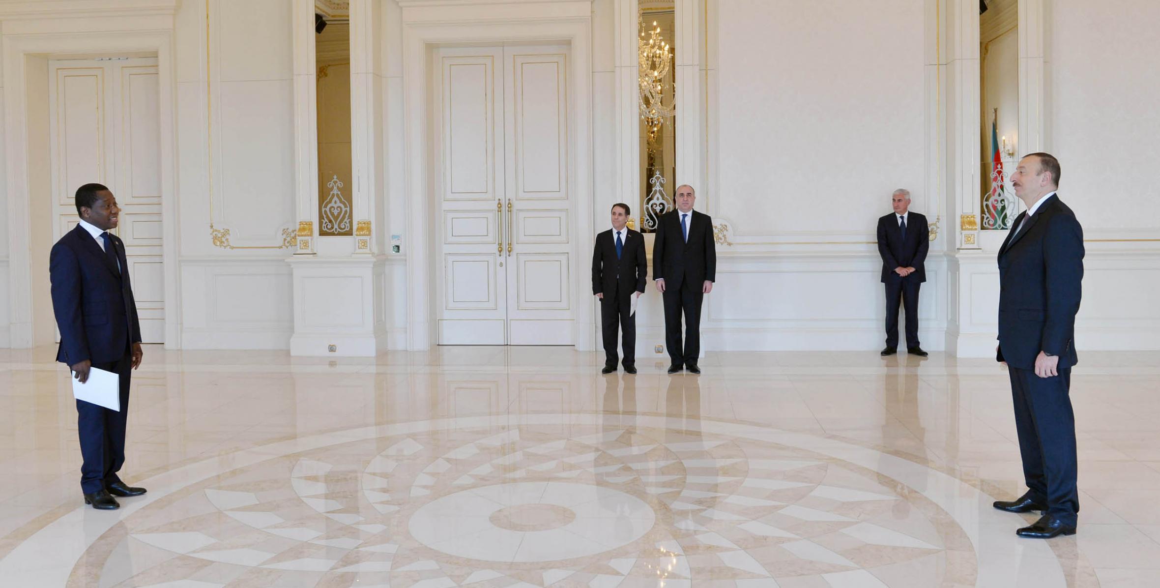 Ilham Aliyev received the newly-appointed ambassador of Benin to Azerbaijan