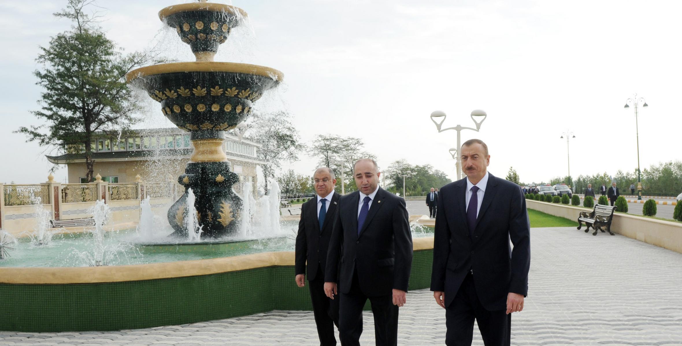 Ильхам Алиев ознакомился с условиями, созданными на Площади Государственного флага в Тертере