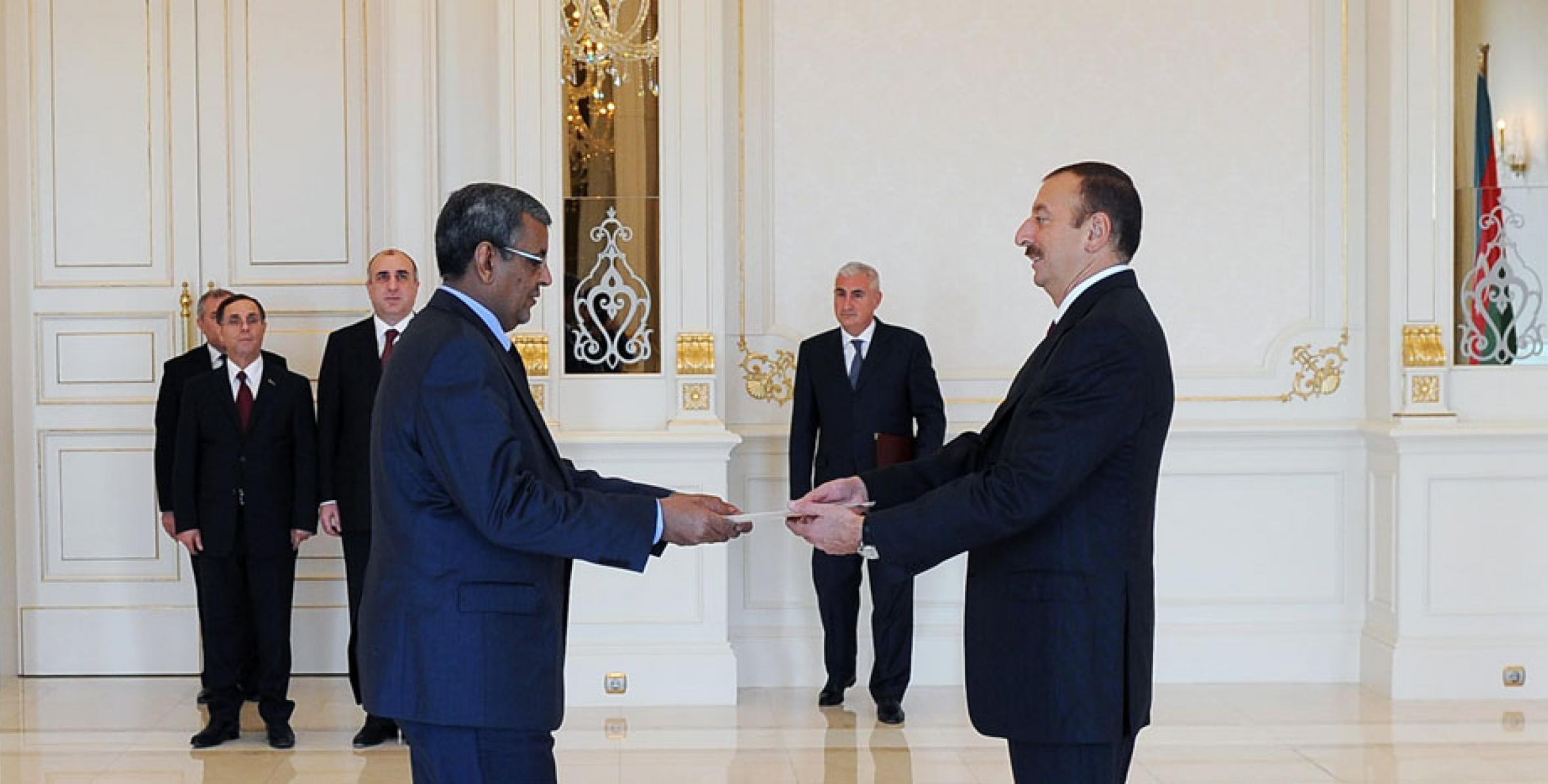 Ilham Aliyev received the credentials of the newly-appointed ambassador of Mauritania