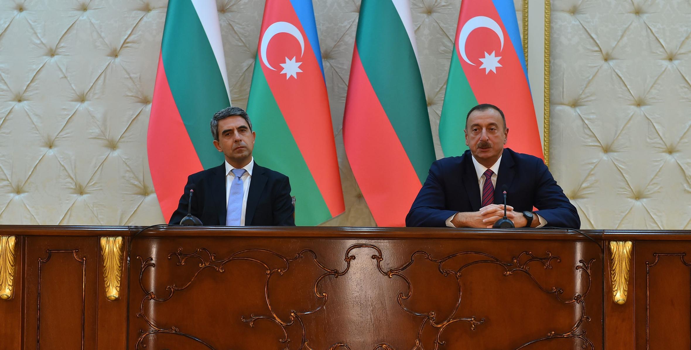 Ильхам Алиев и Президент Республики Болгария Росен Плевнелиев выступили с заявлениями для печати