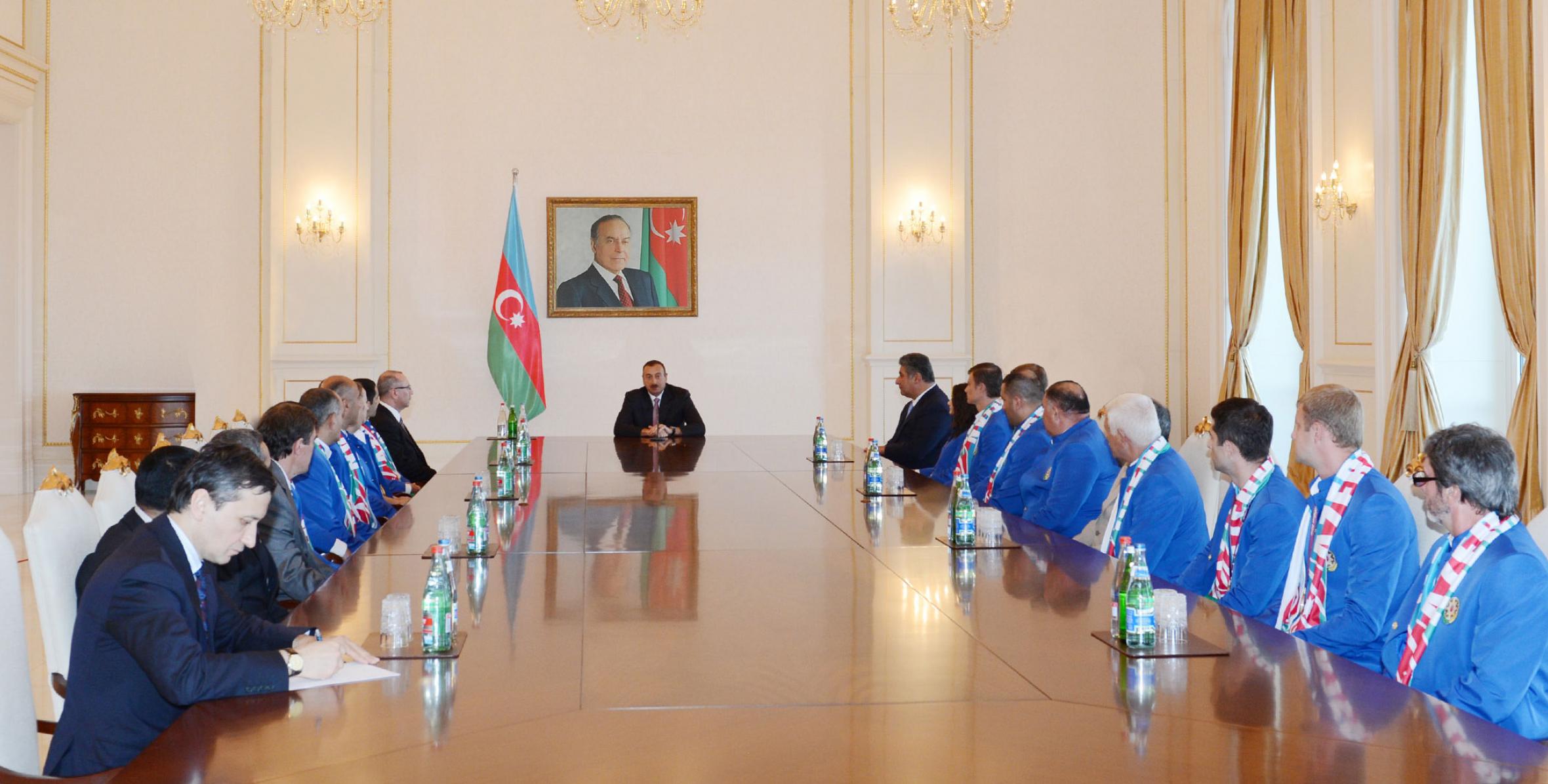 Ilham Aliyev received the sportsmen and coaches who represented Azerbaijan at the 14th Paralympics in London