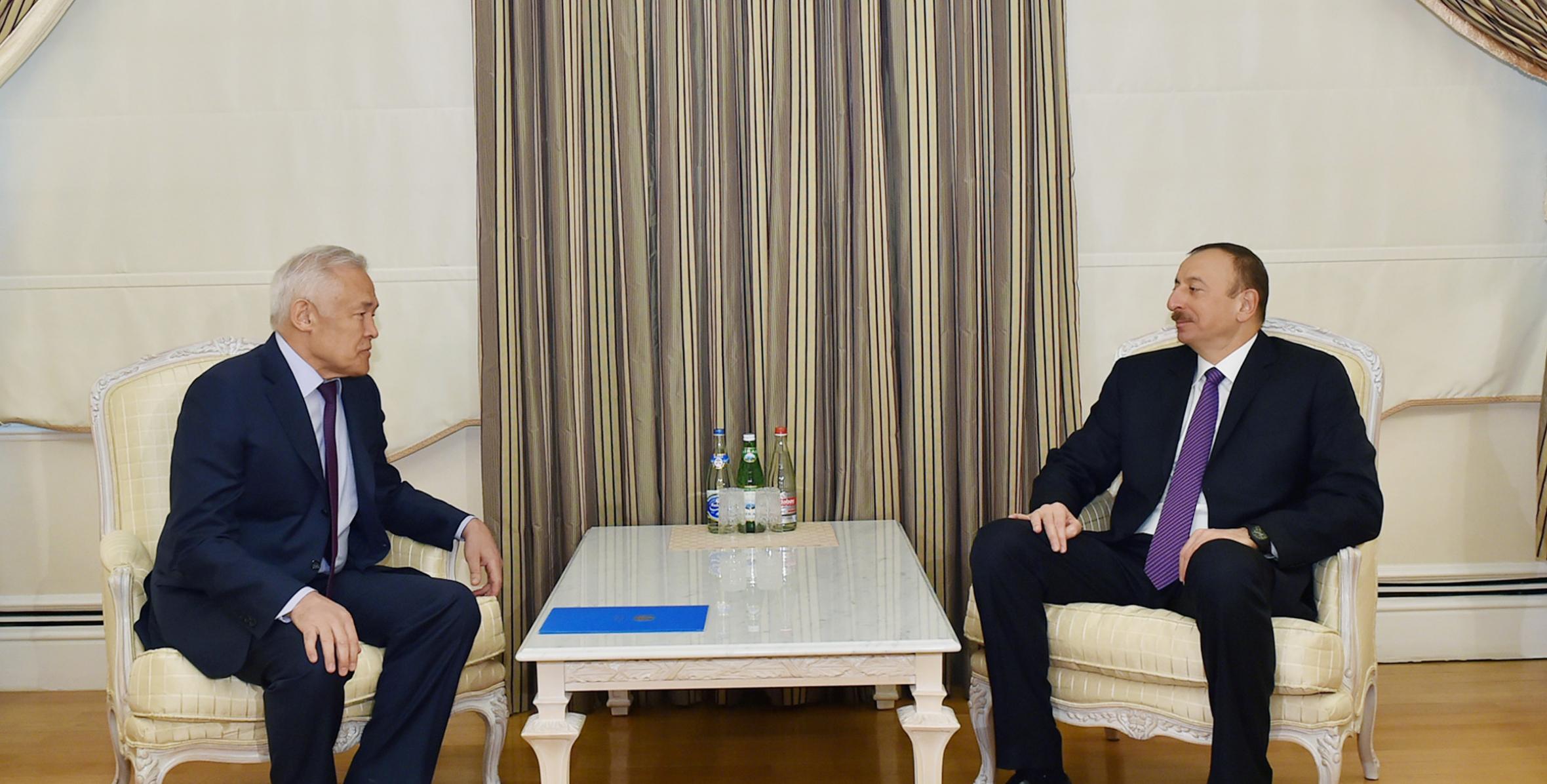 Ильхам Алиев принял посла Казахстана в Азербайджане в связи с завершением его дипломатической деятельности