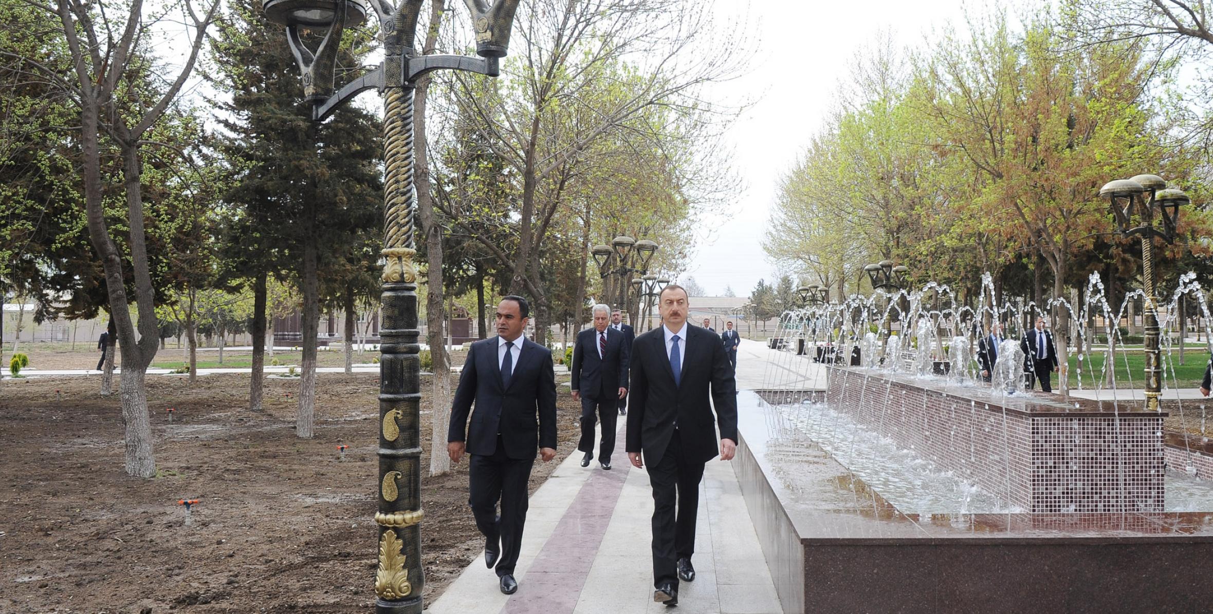 Ильхам Алиев ознакомился с работой, проделанной в реконструированном Парке культуры и отдыха имени Гейдара Алиева в городе Агстафа