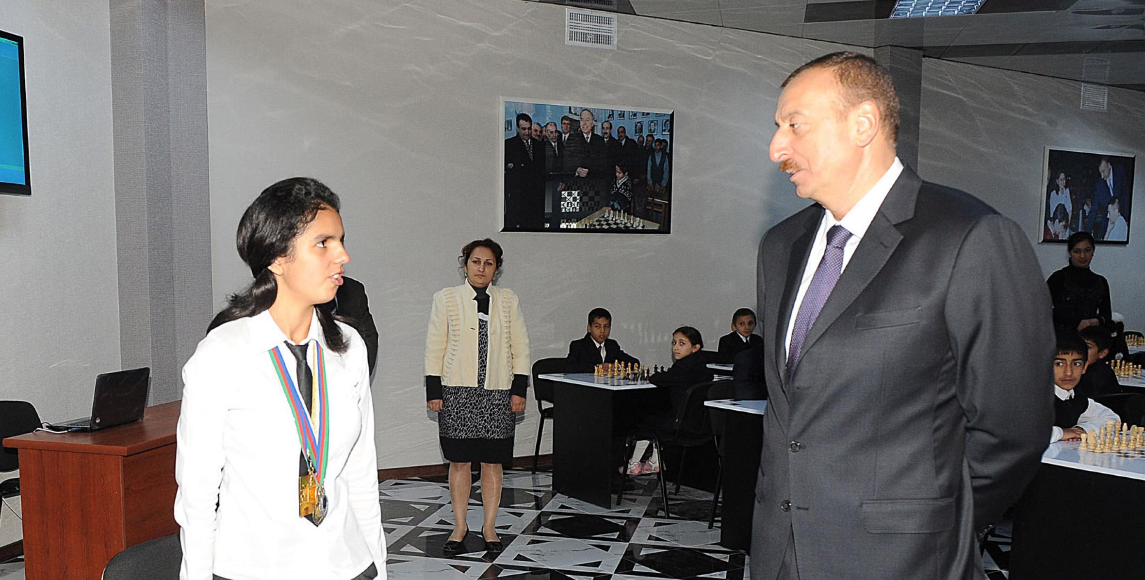 İlham Əliyev Ucarda şahmat məktəbinin açılışında iştirak etmişdir