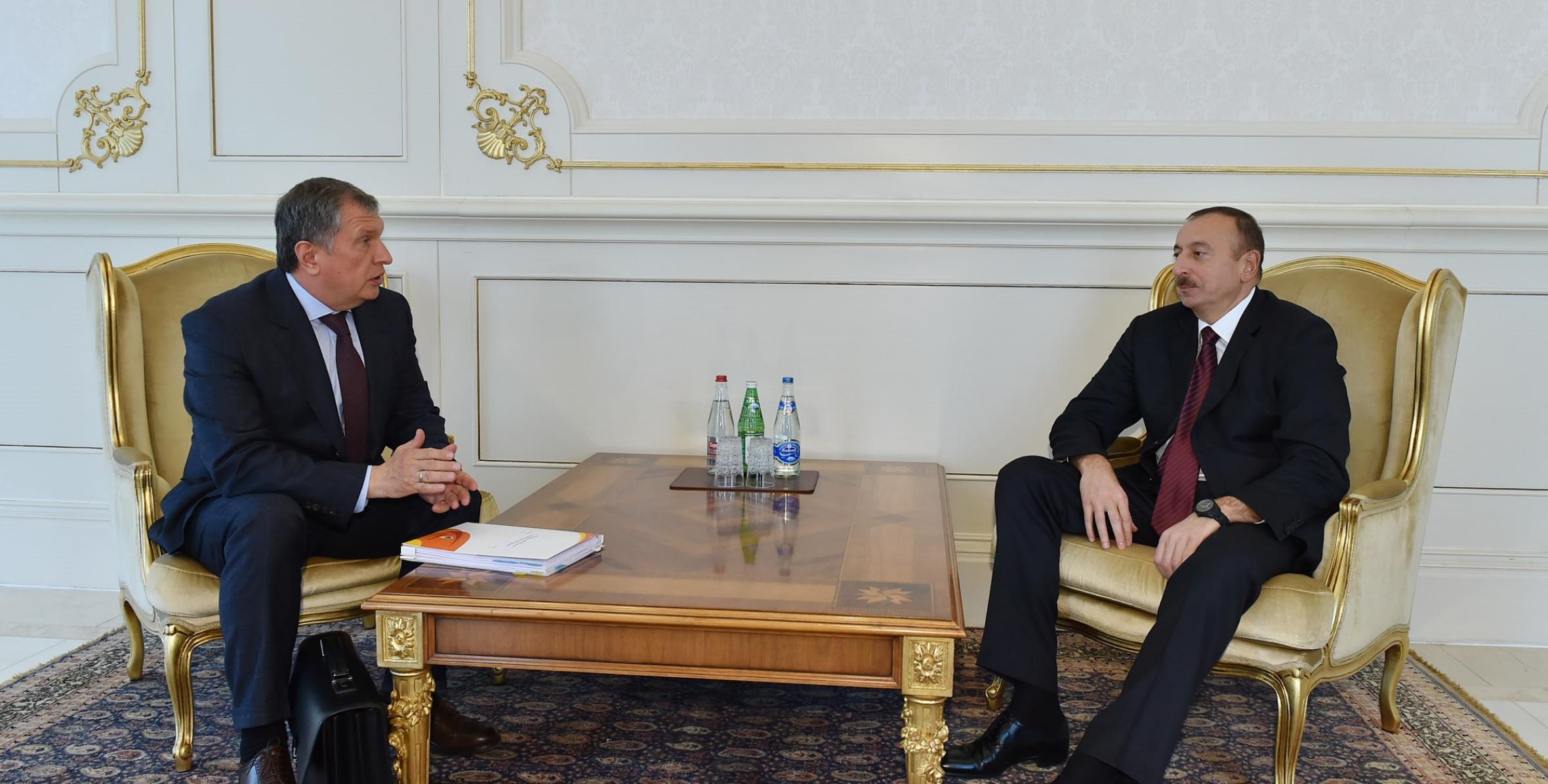 İlham Əliyev Rusiyanın “Rosneft” dövlət şirkətinin prezidentini qəbul edib