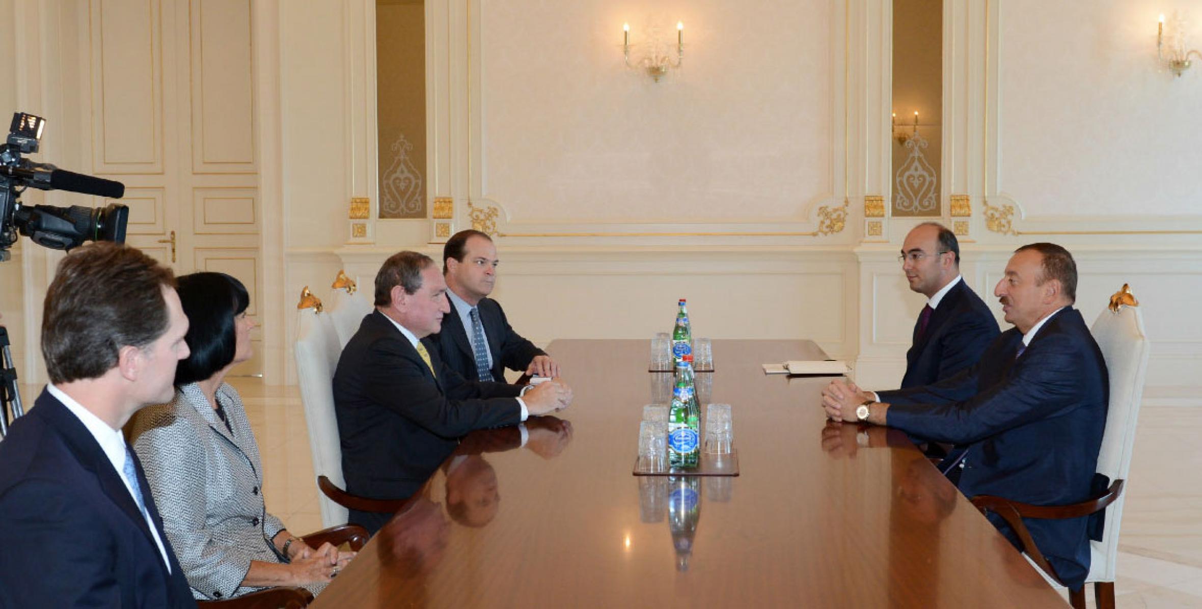 Ilham Aliyev received the delegation led by the founder and chief executive officer of the “Stratfor” analytical center