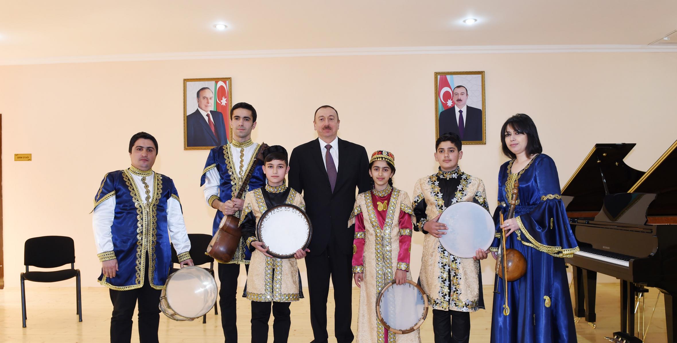 Ильхам Алиев принял участие в открытии Детской школы искусств номер 1