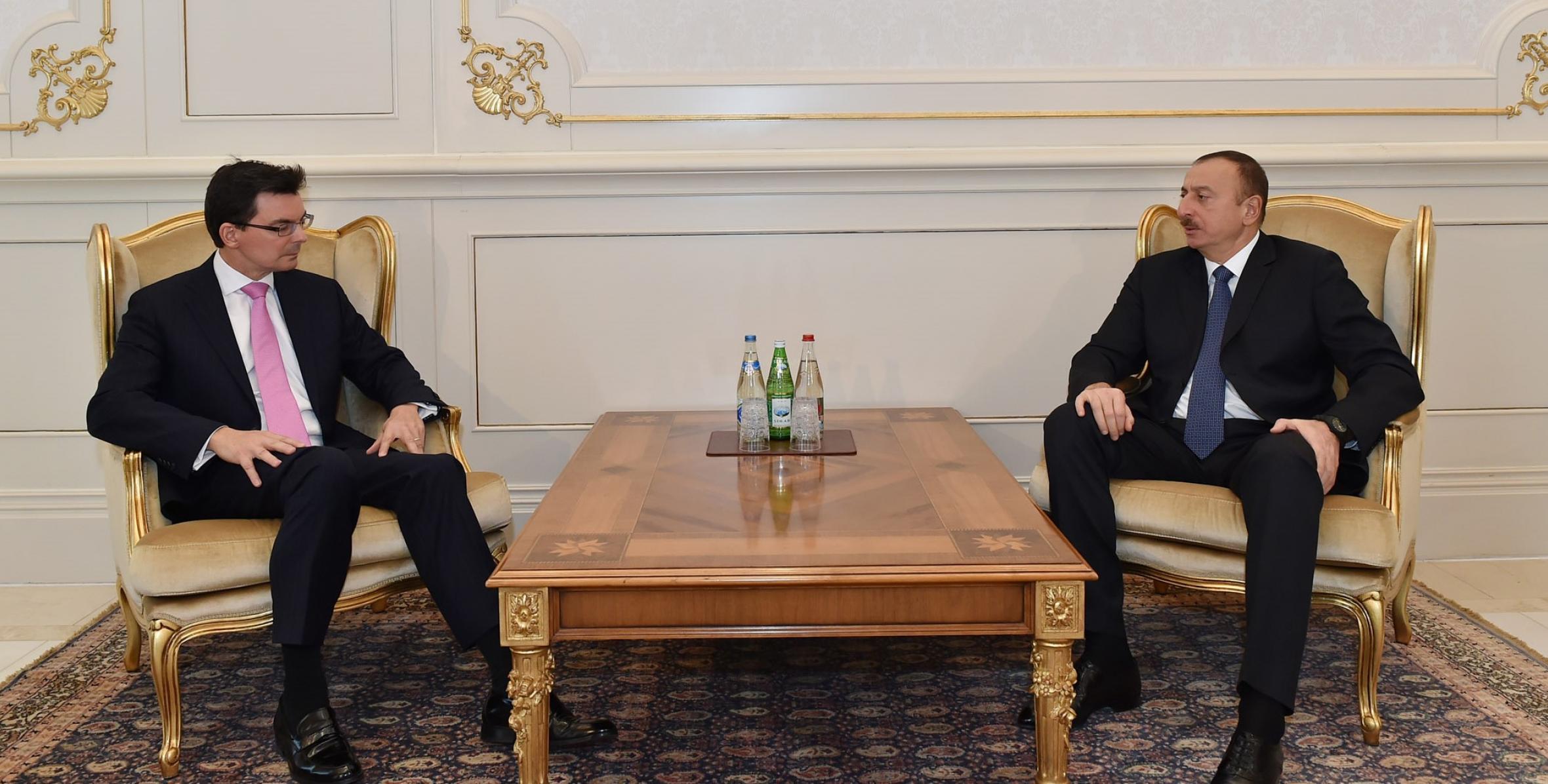 Ilham Aliyev received the credentials of the newly-appointed Australian Ambassador