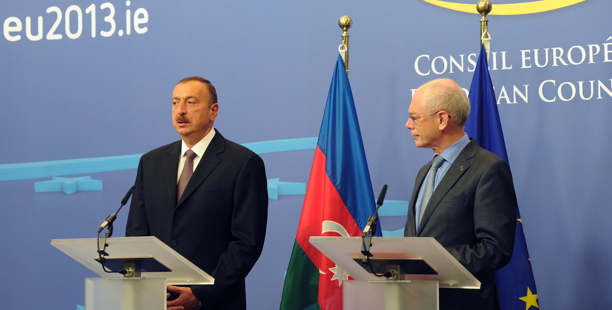 Ильхам Алиев и президент Совета Европейского Союза Херман Ван Ромпей выступили с заявлениями для печати