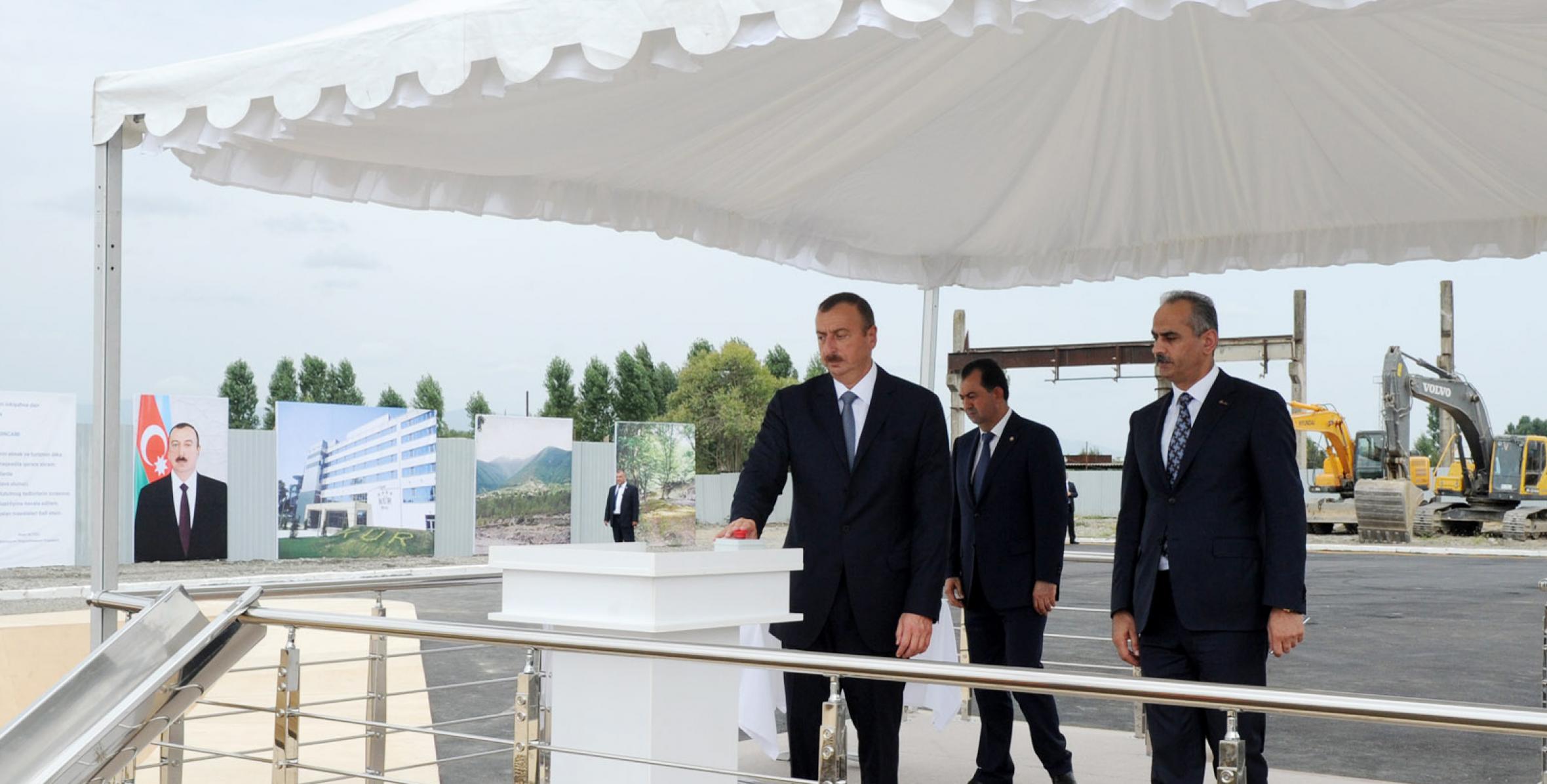 Ильхам Алиев принял участие в церемонии закладки фундамента отельного комплекса