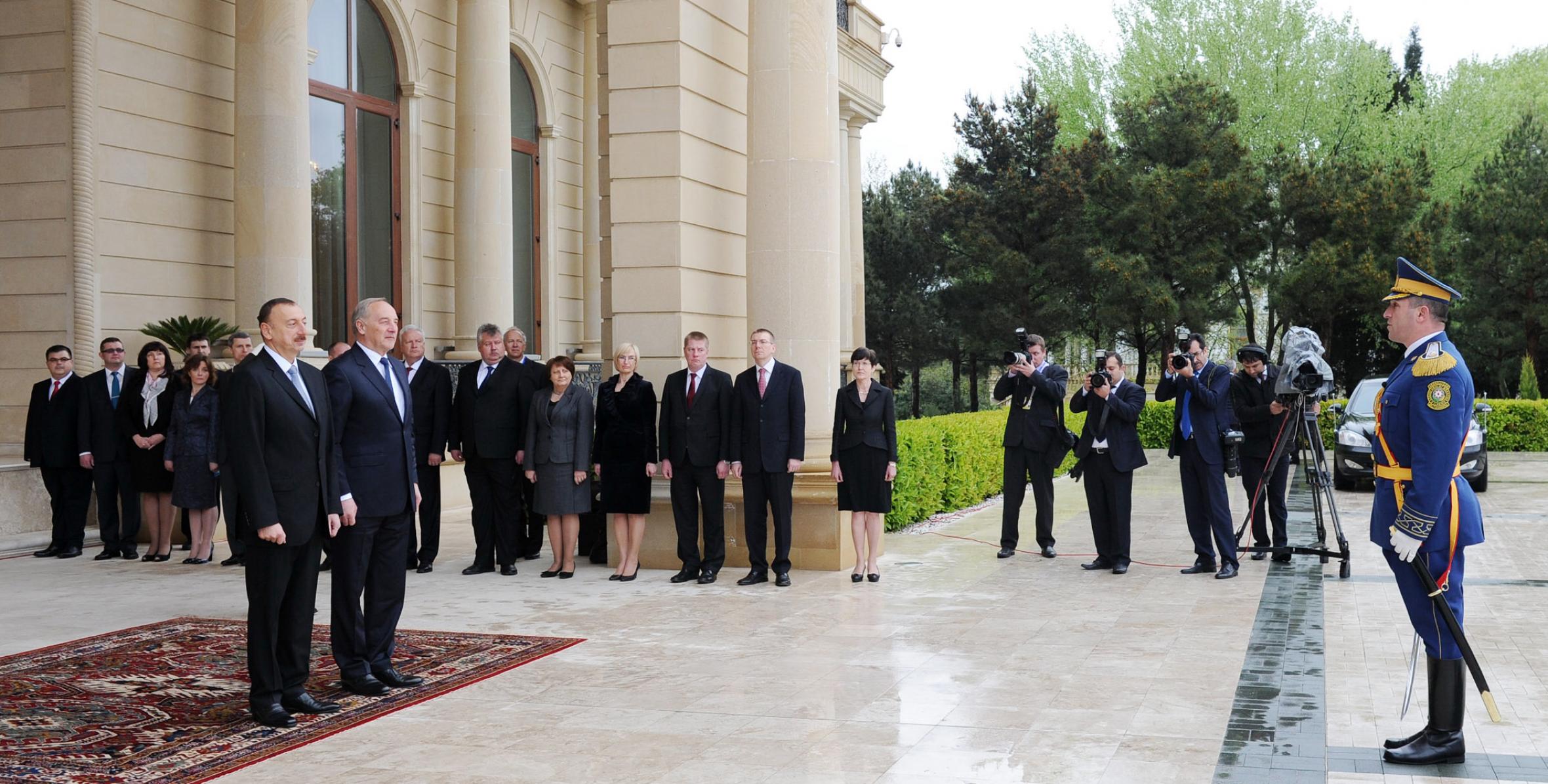 Состоялась церемония официальной встречи Президента Латвийской Республики Андриса Берзиньша.
