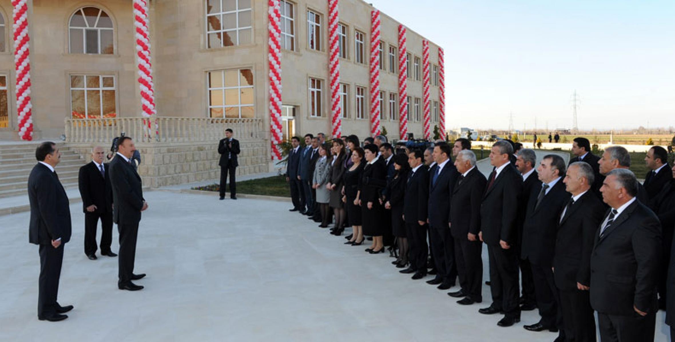Ilham Aliyev met with public figures of Samukh District