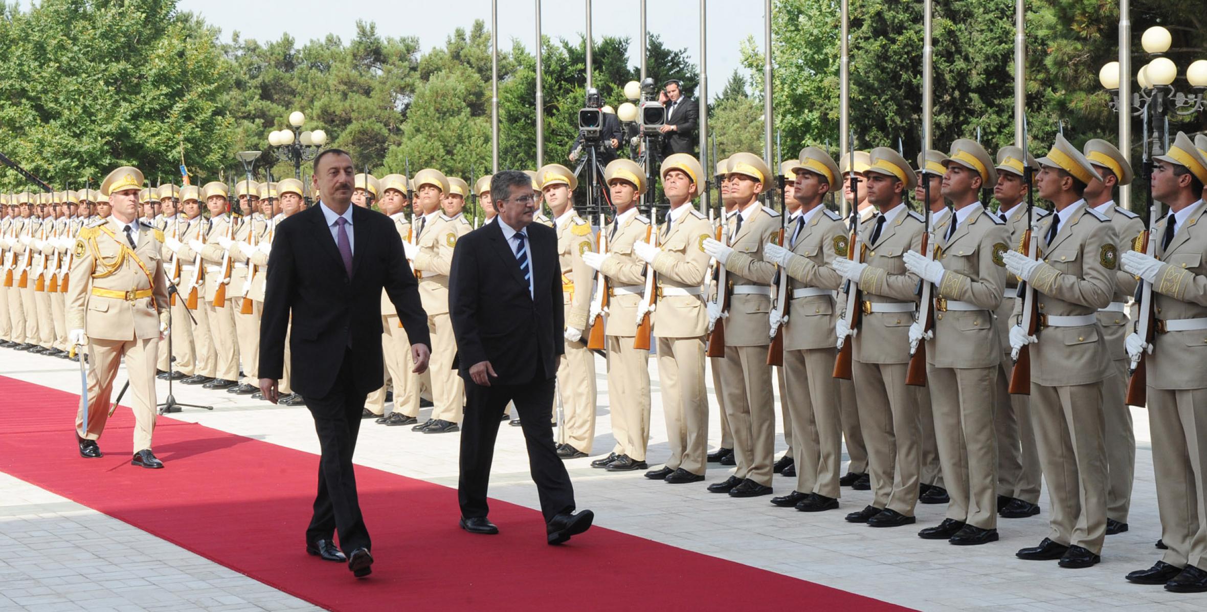 Official welcoming ceremony of Polish President Bronislaw Komorowski was held