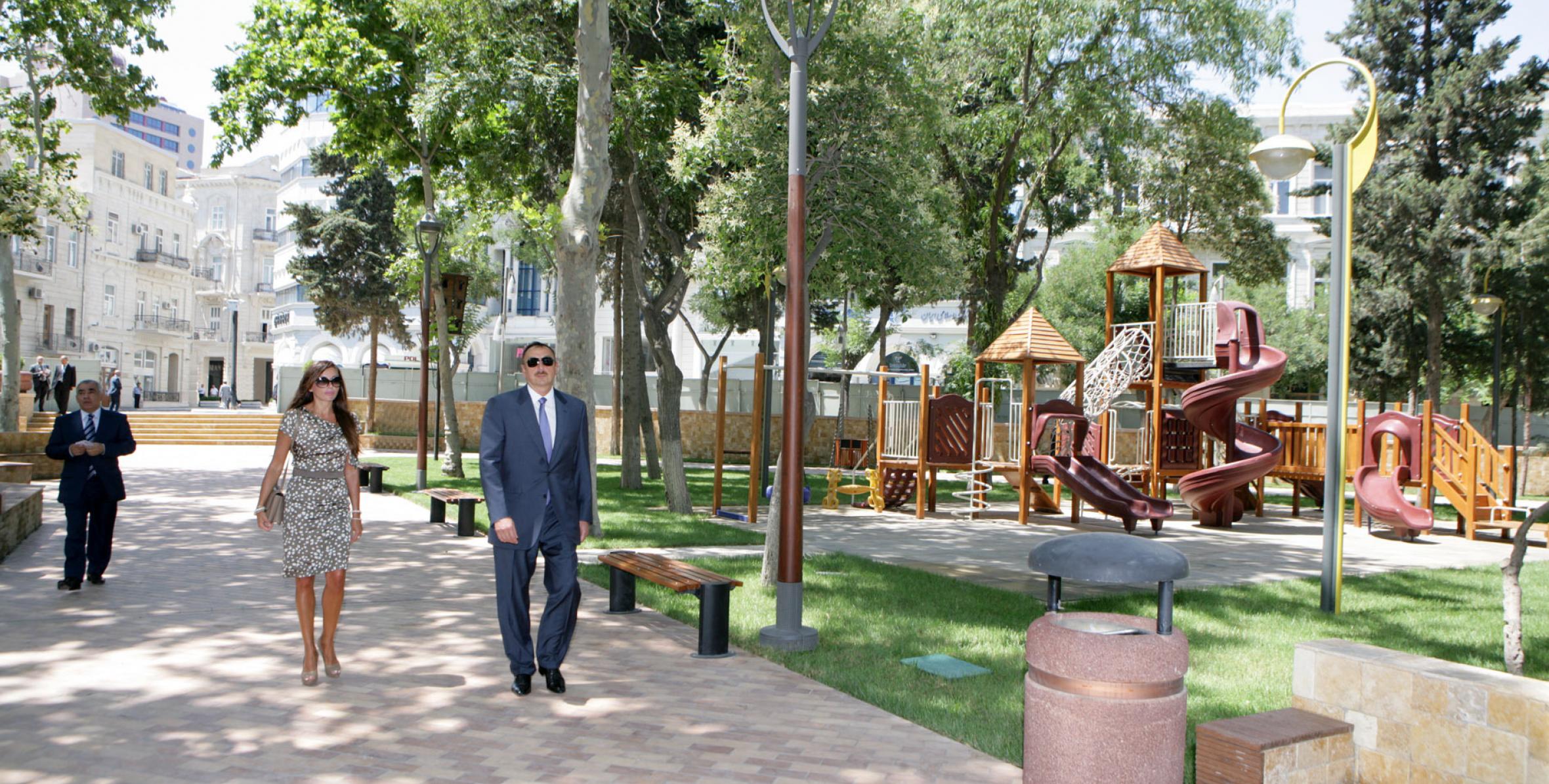 Ильхам Алиев ознакомился с работой по капитальному ремонту, проведенной на площади Фонтанов / 02 июля 2010