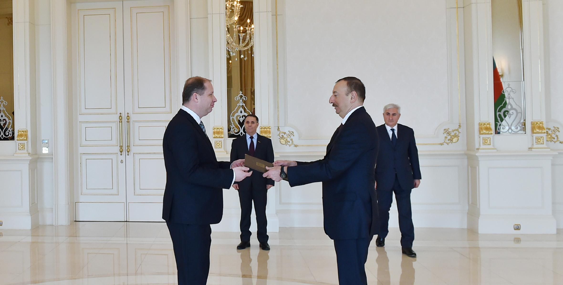 Ilham Aliyev received the credentials of the newly-appointed Ambassador of Slovakia