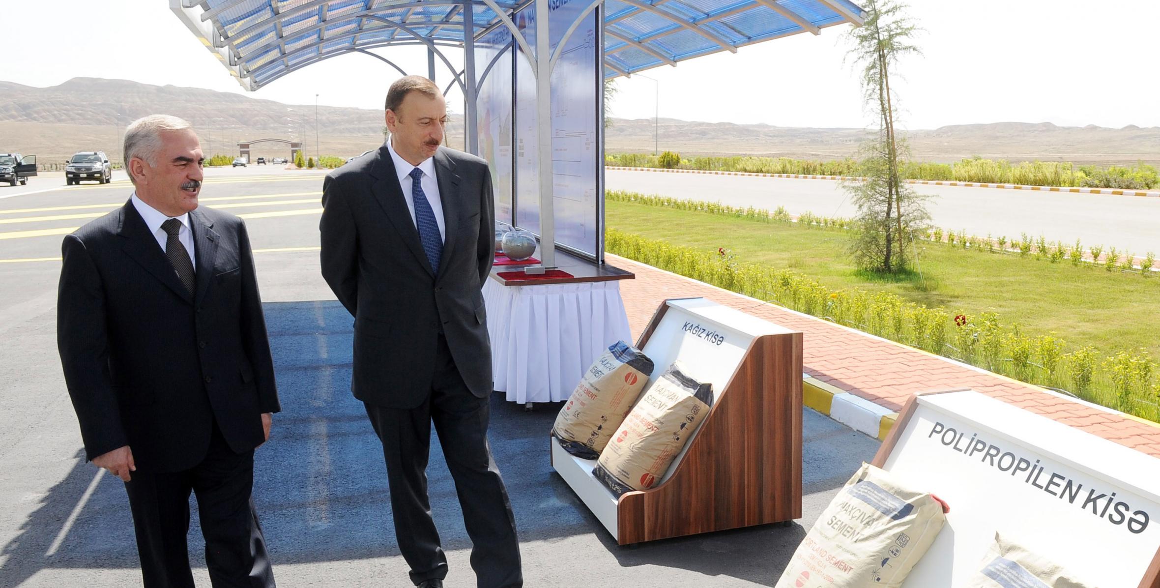 Ильхам Алиев принял участие в открытии Нахчыванского цементного завода