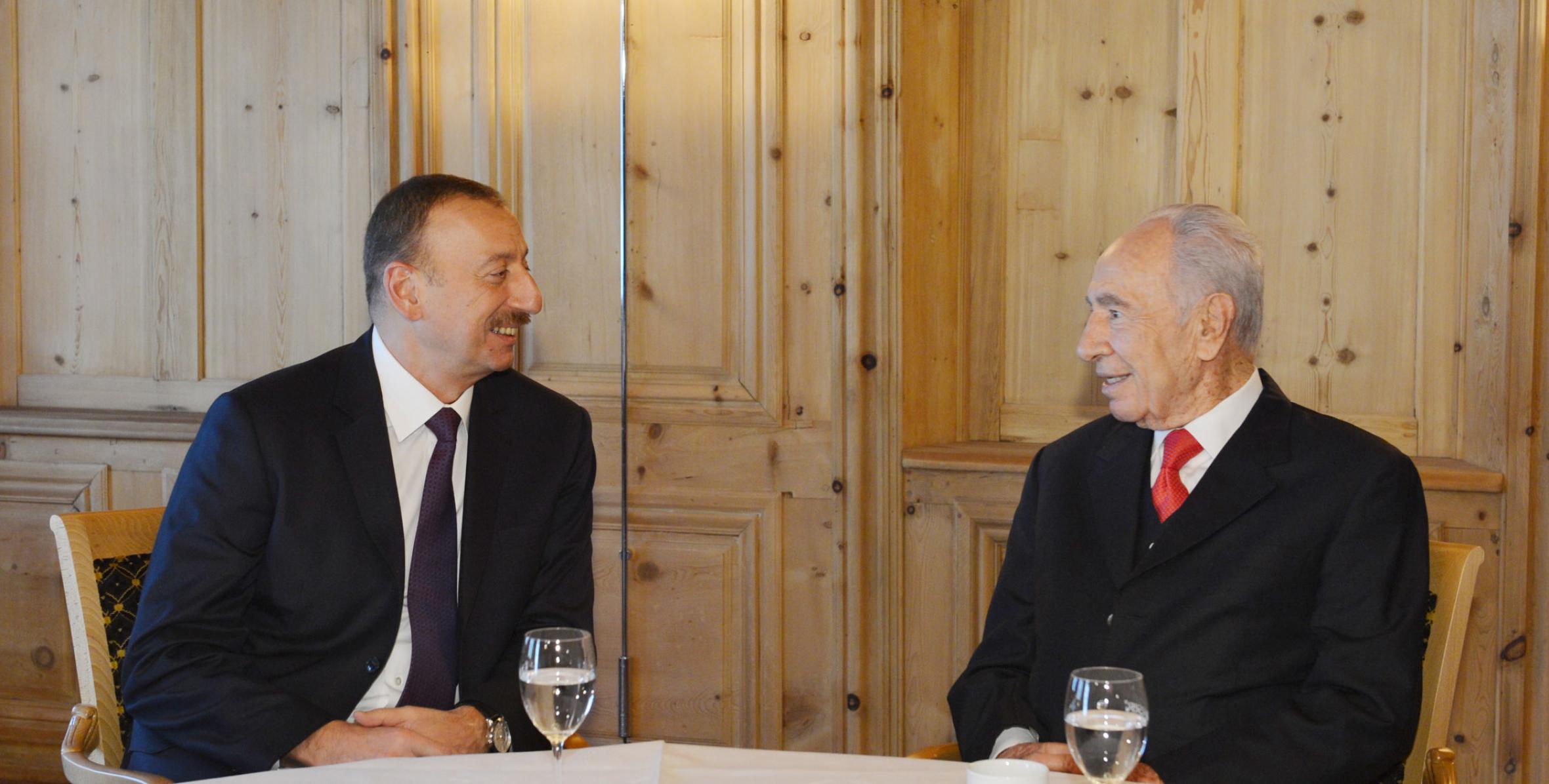 İlham Əliyev Davosda İsrail Prezidenti Şimon Peres ilə görüşmüşdür