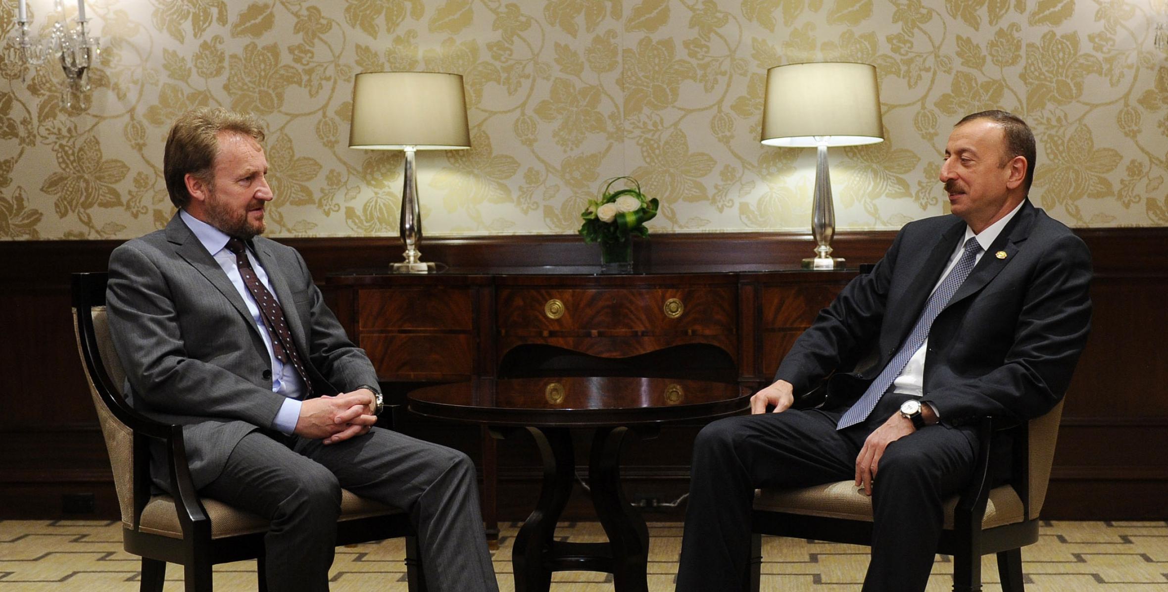 Ильхам Алиев встретился в Чикаго с Председателем Президиума Боснии и Герцеговины Бакиром Изетбеговичем