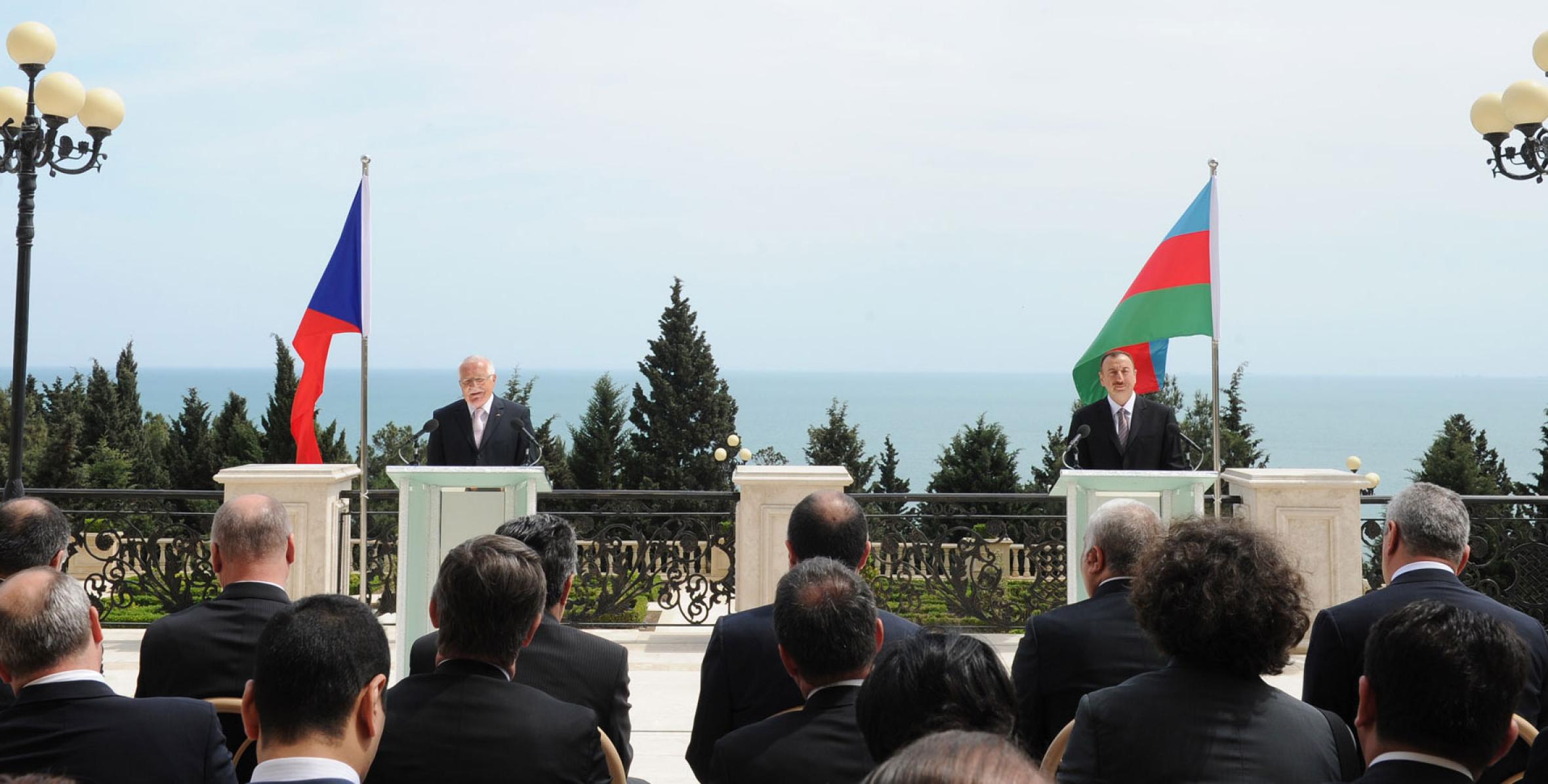 Президенты Азербайджана и Чехии выступили с заявлениями для прессы
