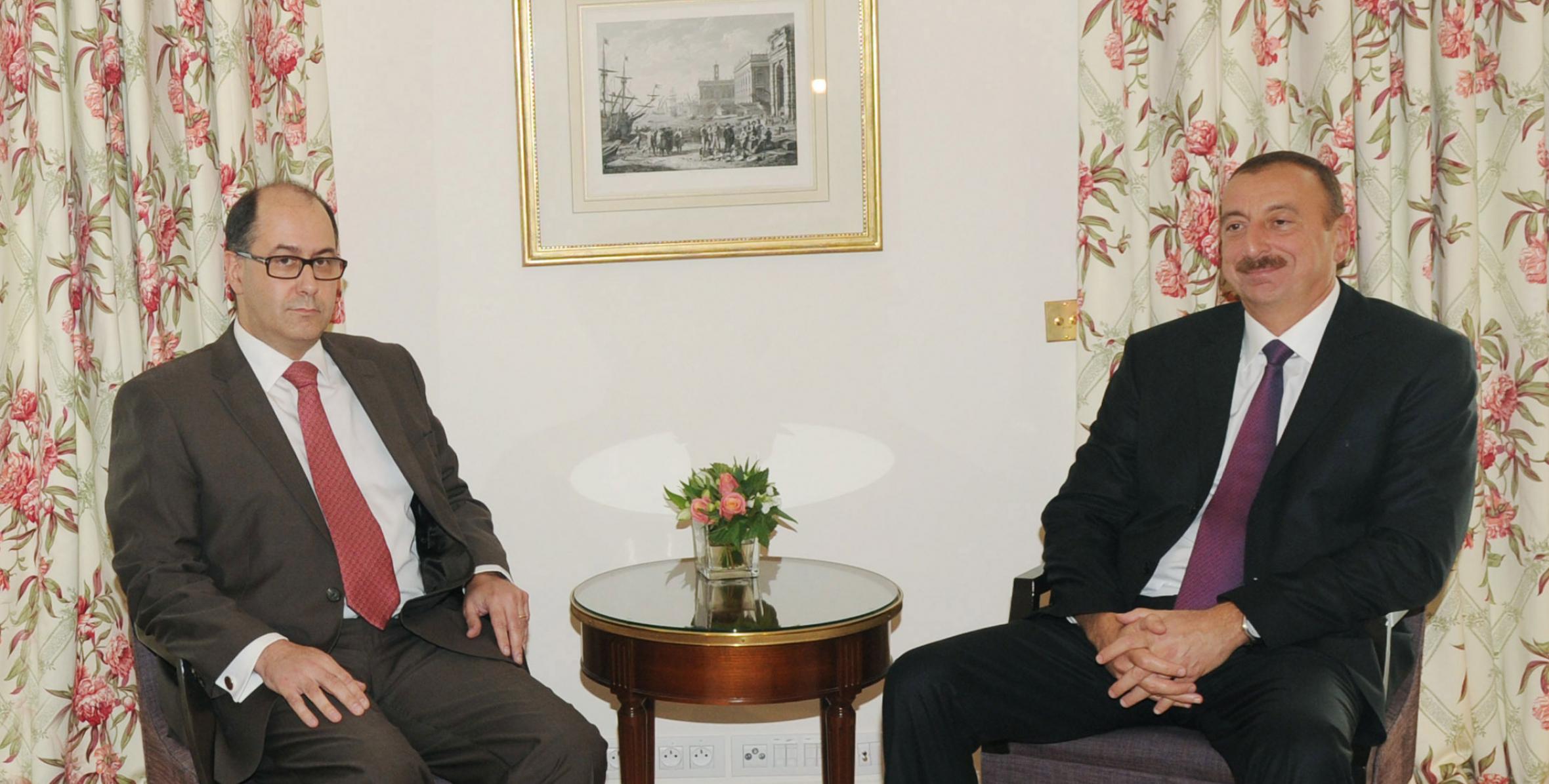 Ильхам Алиев встретился с генеральным операционным директором на суше и на море, исполнительным вице-президентом компании «Tecnip»