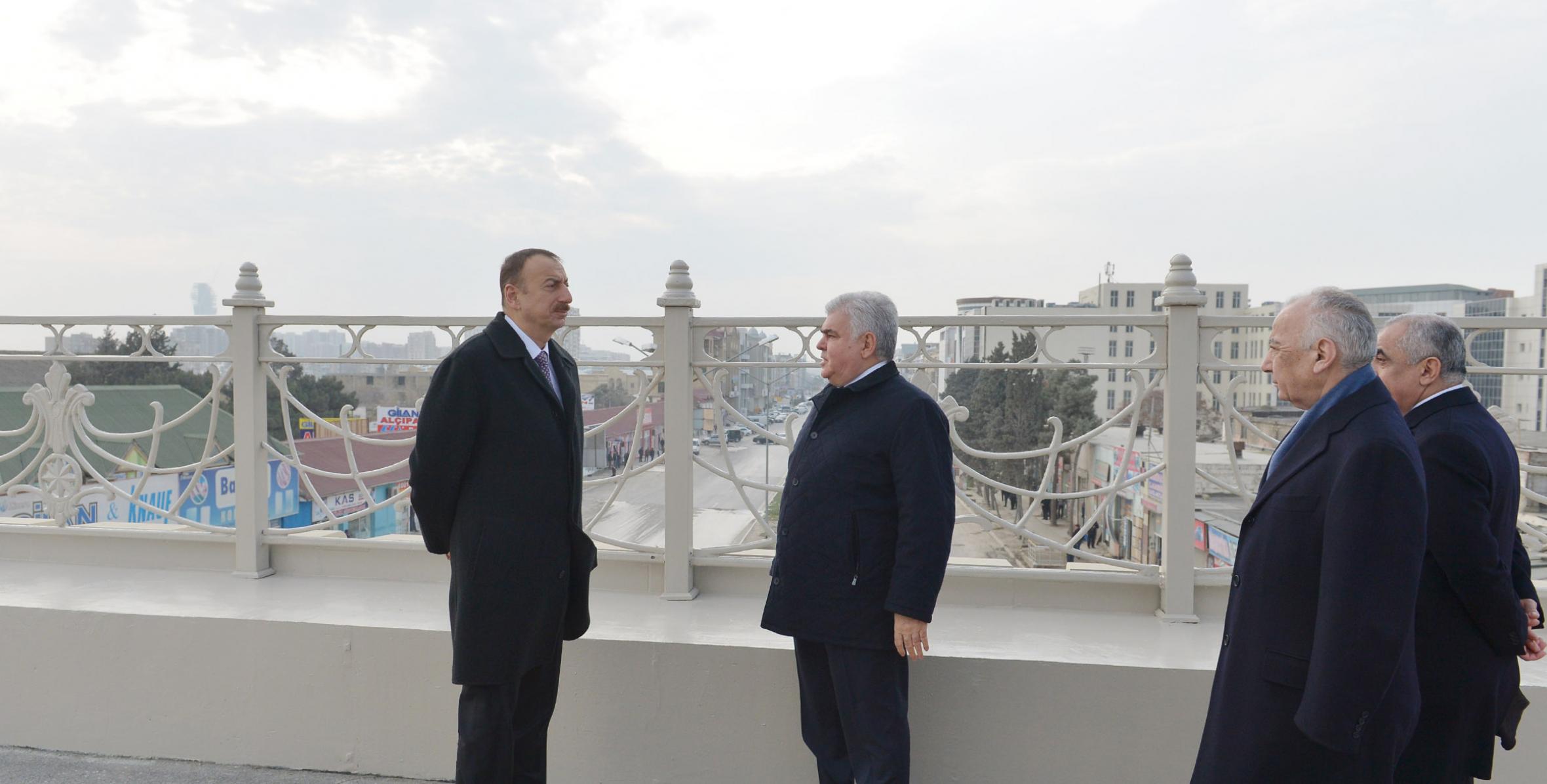 Ilham Aliyev reviewed progress of construction of a number of road junctions and overpasses in Baku