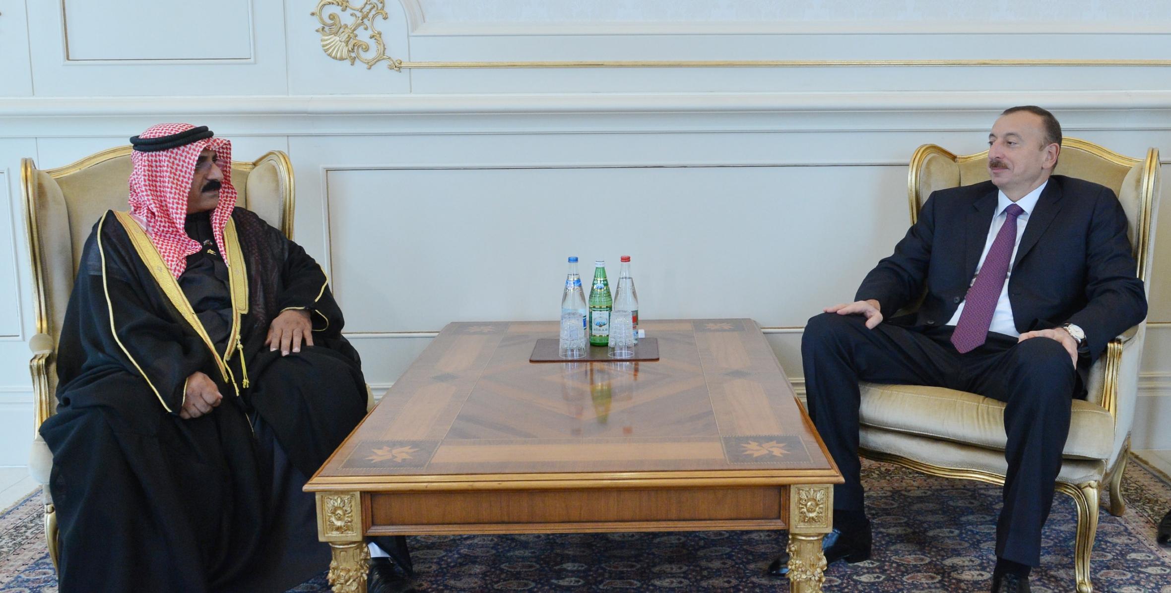 Ильхам Алиев принял верительные грамоты новоназначенного посла Государства Кувейт в Азербайджане
