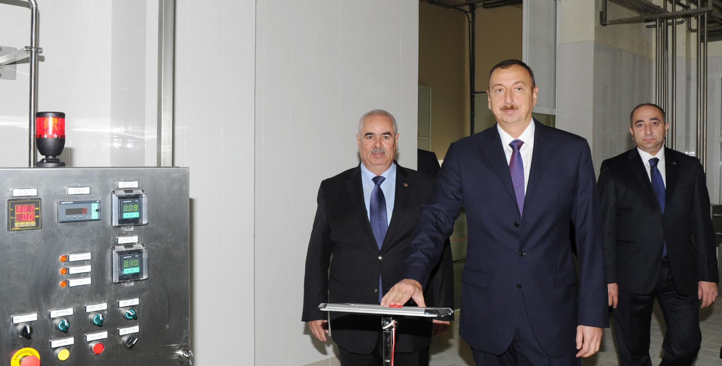 Ильхам Алиев принял участие в открытии молокозавода в Тертере