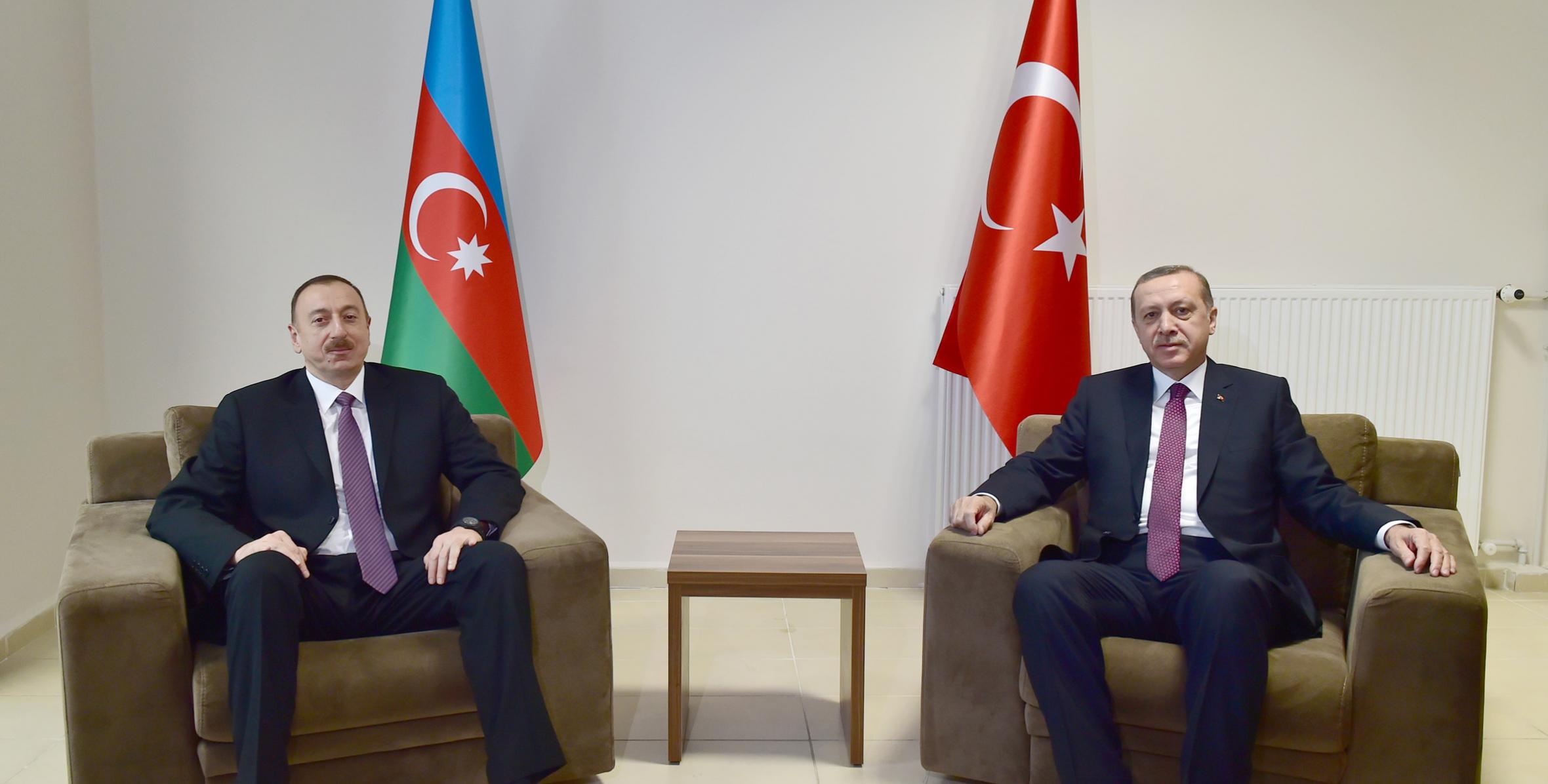 В Карсе состоялась встреча Ильхама Алиева и Президента Турецкой Республики Реджепа Тайиба Эрдогана