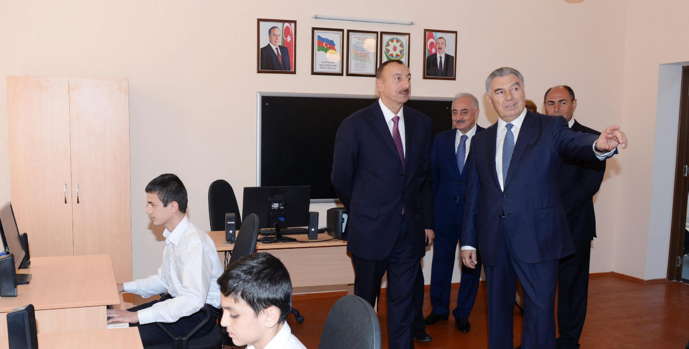 Ильхам Алиев ознакомился с новым кварталом из 15 пятиэтажных жилых зданий, построенным в Барде для 866 семей вынужденных переселенцев
