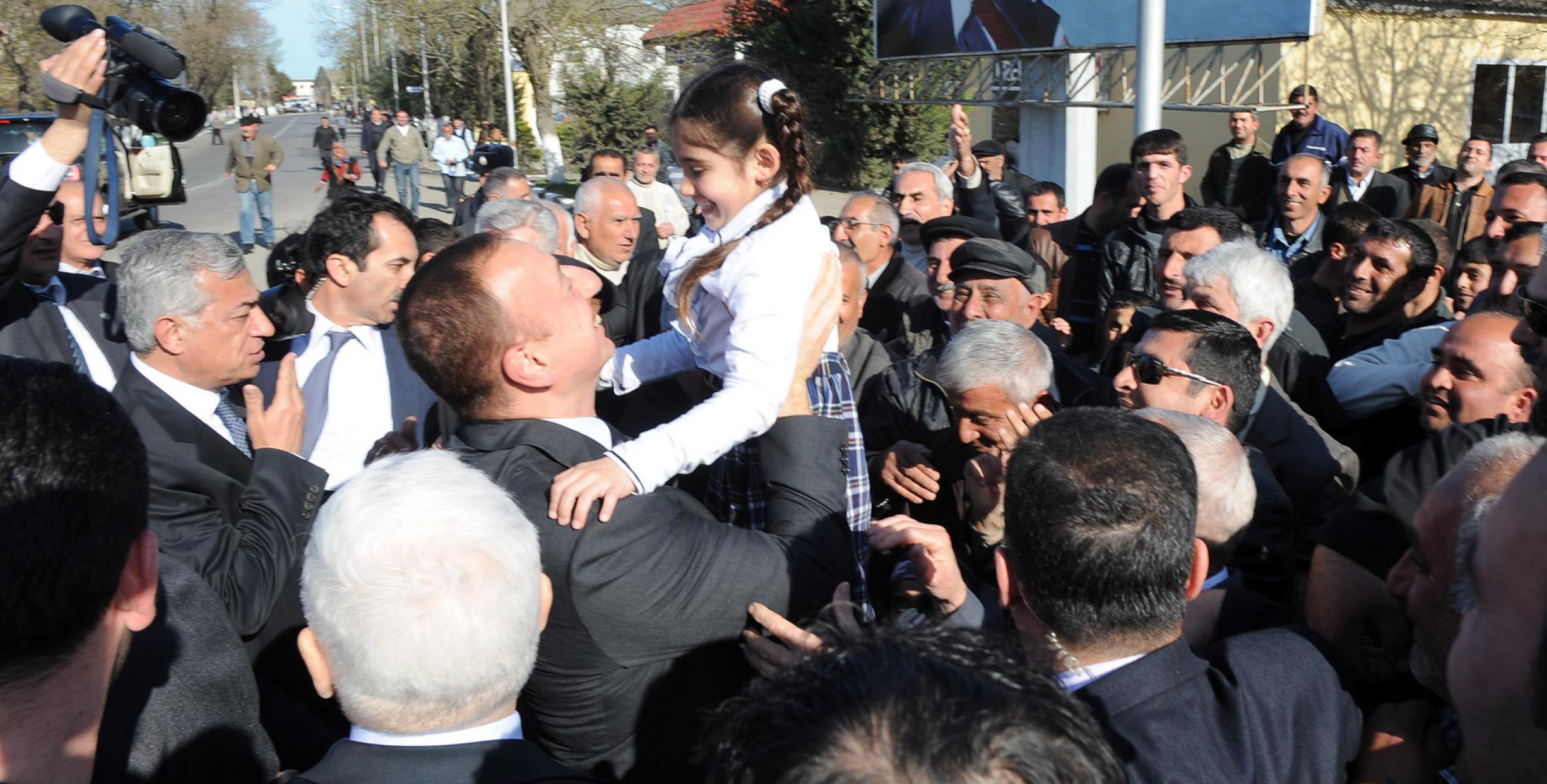 Ильхам Алиев встретился с жителями Лянкярана