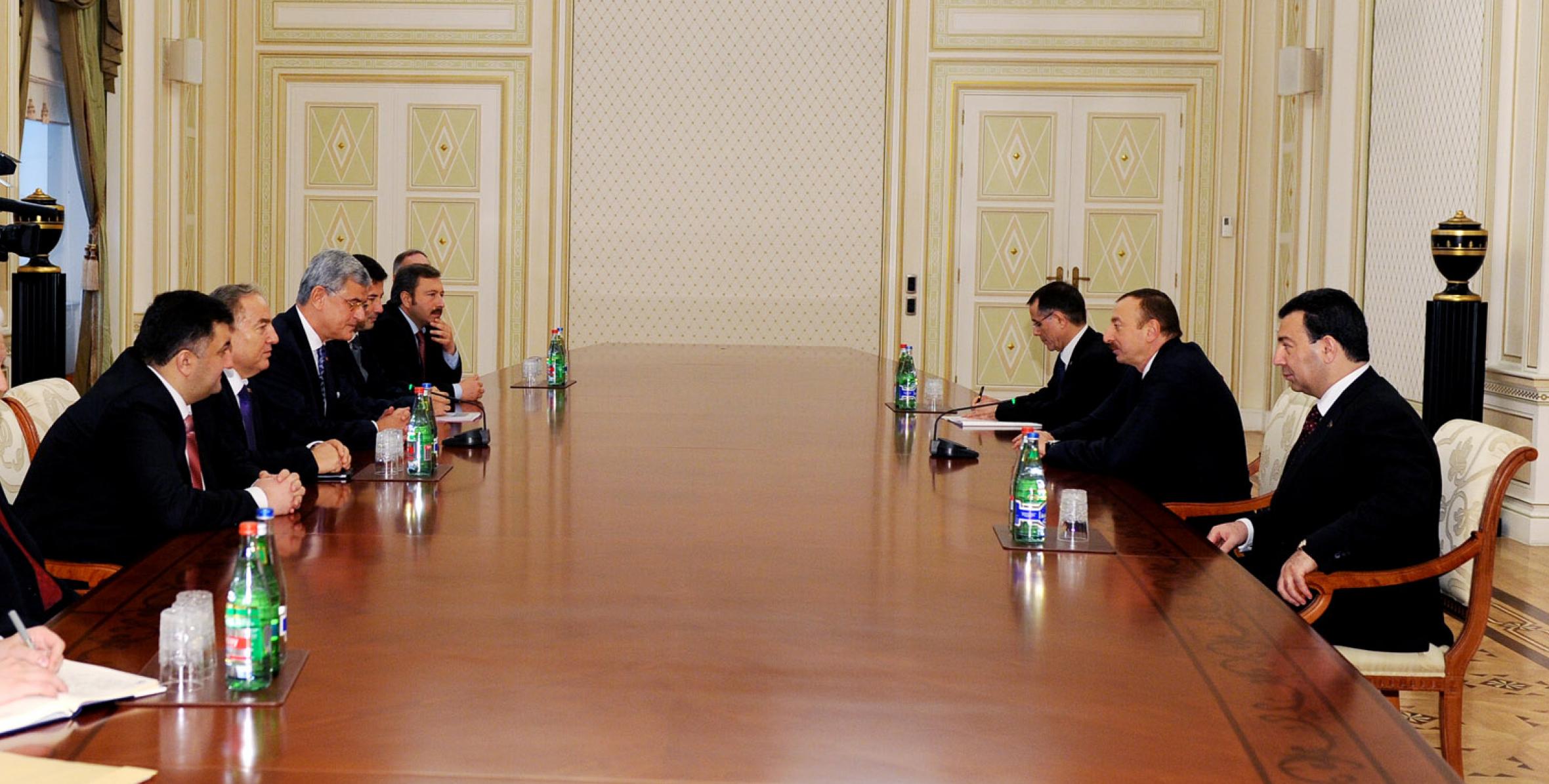 Ильхам Алиев принял делегацию во главе с председателем комитета по международным связям парламента Турции