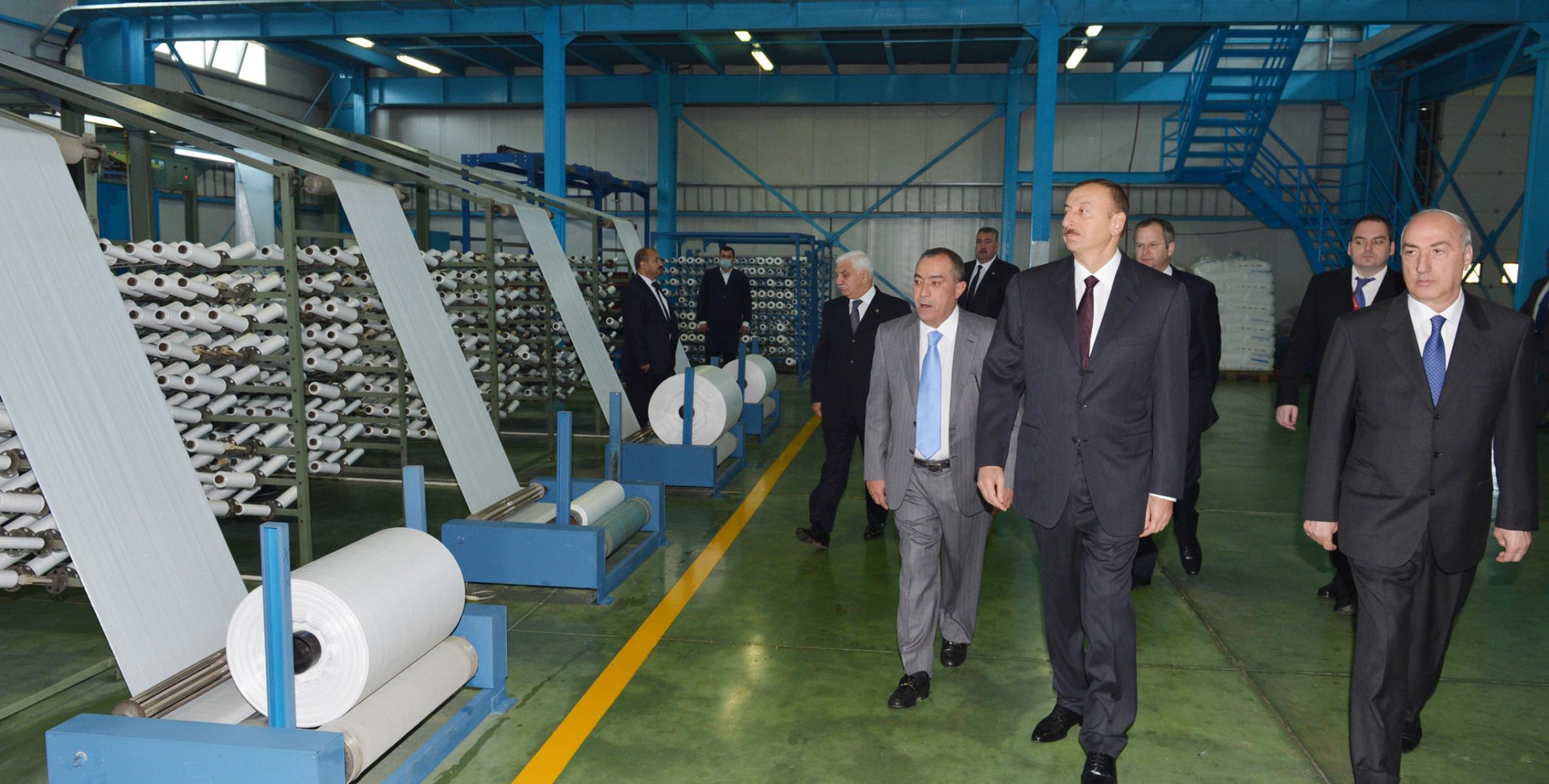 Ильхам Алиев принял участие в открытии в поселке Хокмали Абшеронского района функционирующих в составе ООО AzFP CO LTD заводов