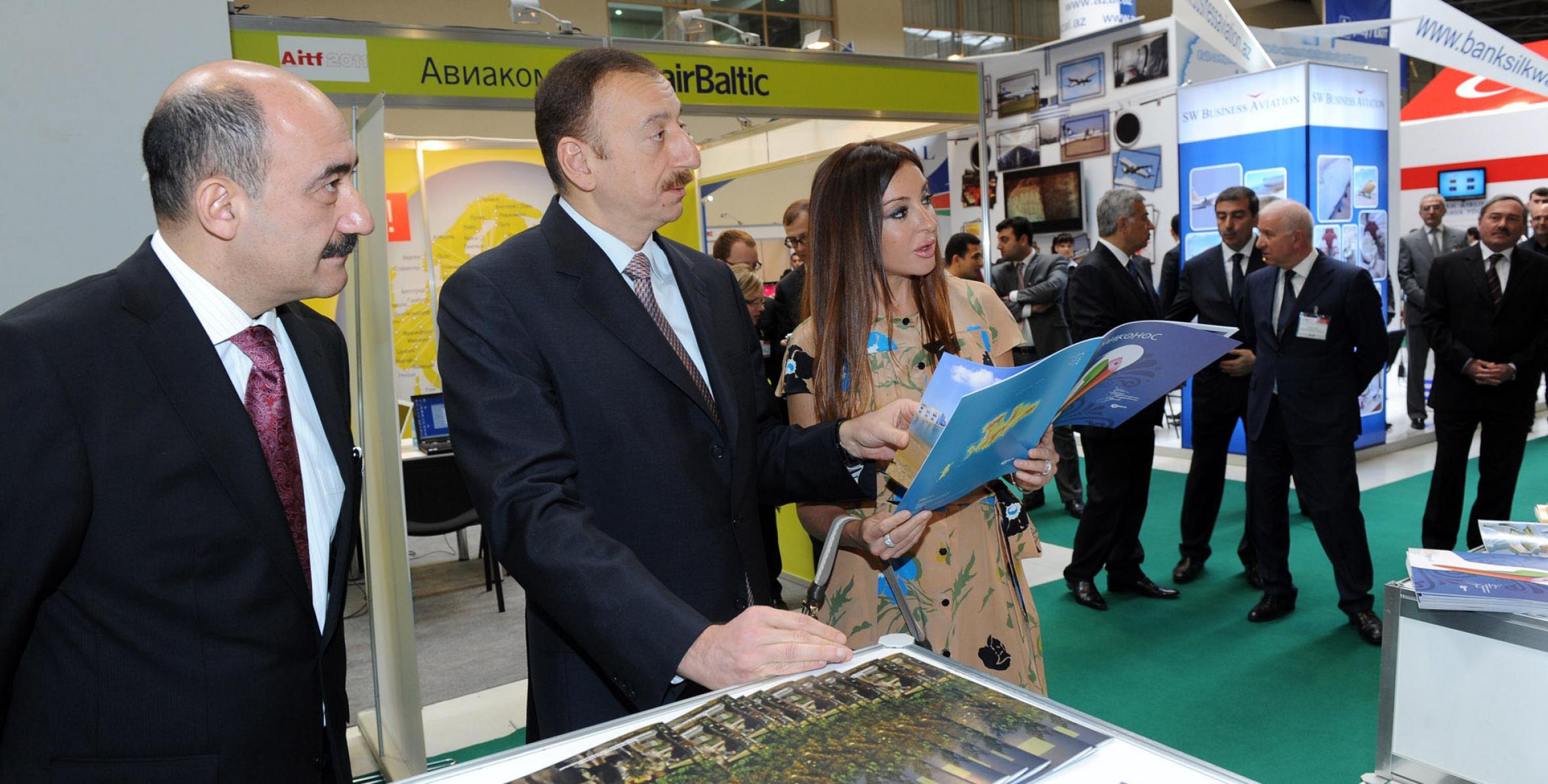 Президент Ильхам Алиев ознакомился с Азербайджанской международной выставкой туризма и путешествий