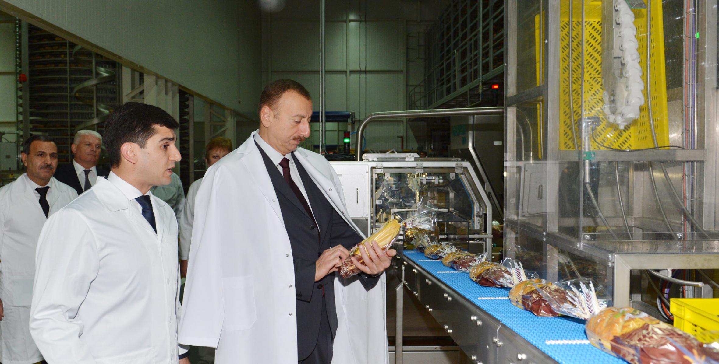 Ильхам Алиев принял участие в открытии хлебозавода номер 1 в Хатаинском районе Баку