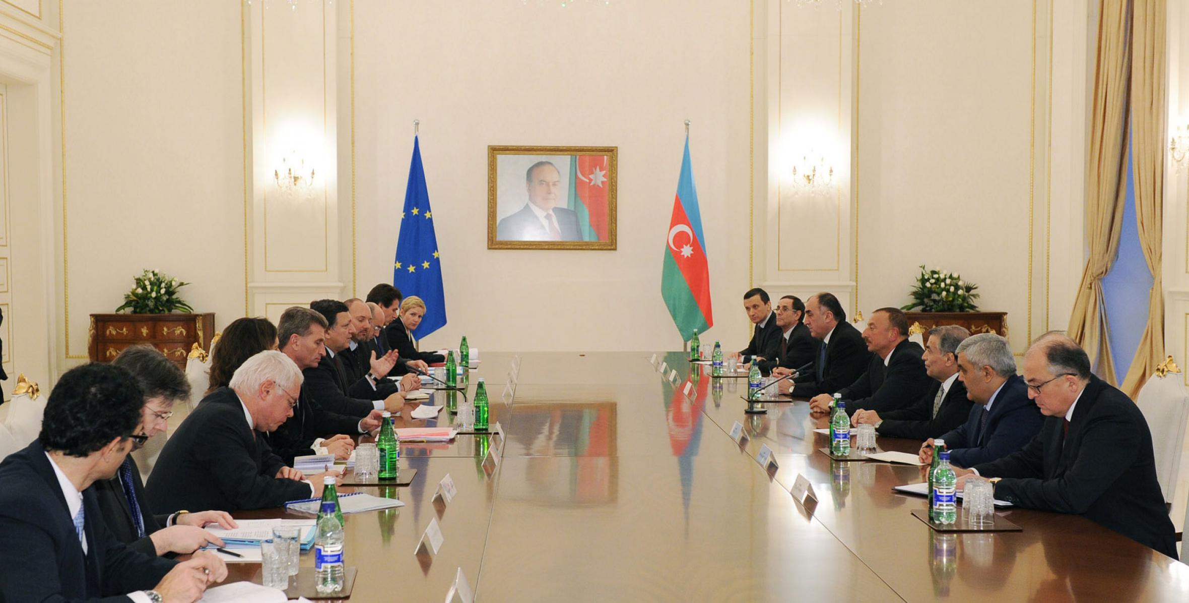 Ilham Aliyev and José Manuel Barroso had a meeting with the participation of delegations