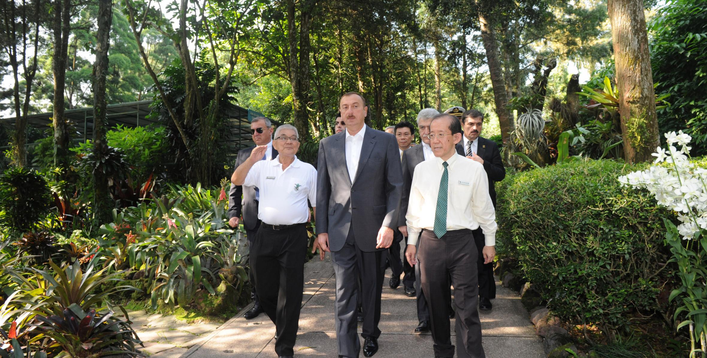 Ilham Aliyev reviewed National Orchid Garden in Singapore