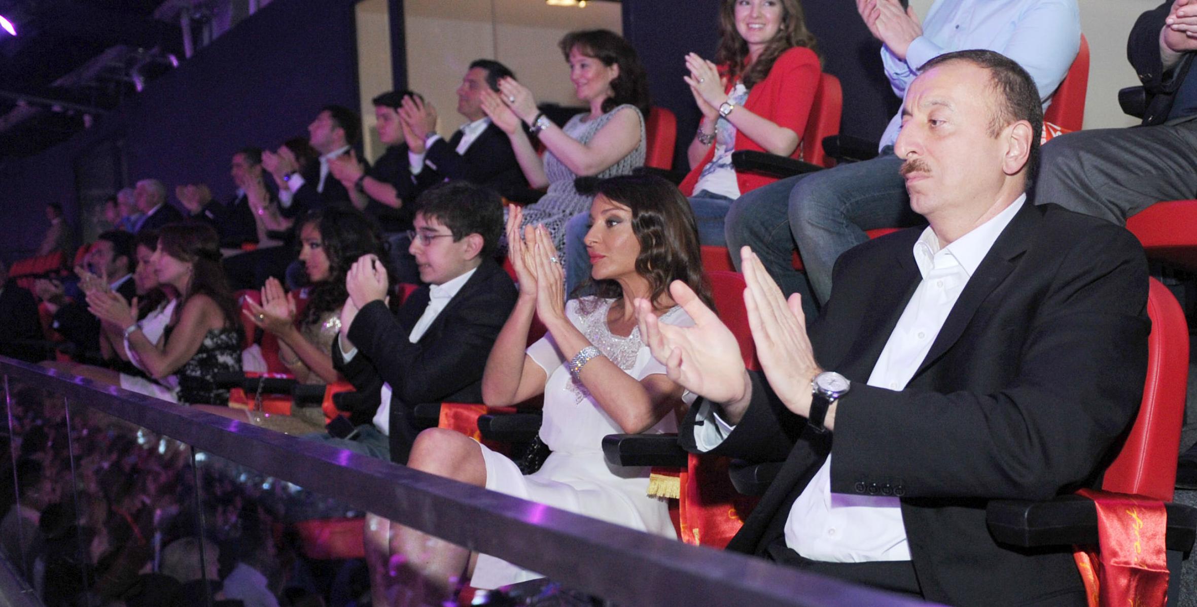 Ильхам Алиев наблюдал финал песенного конкурса «Евровидение-2012»