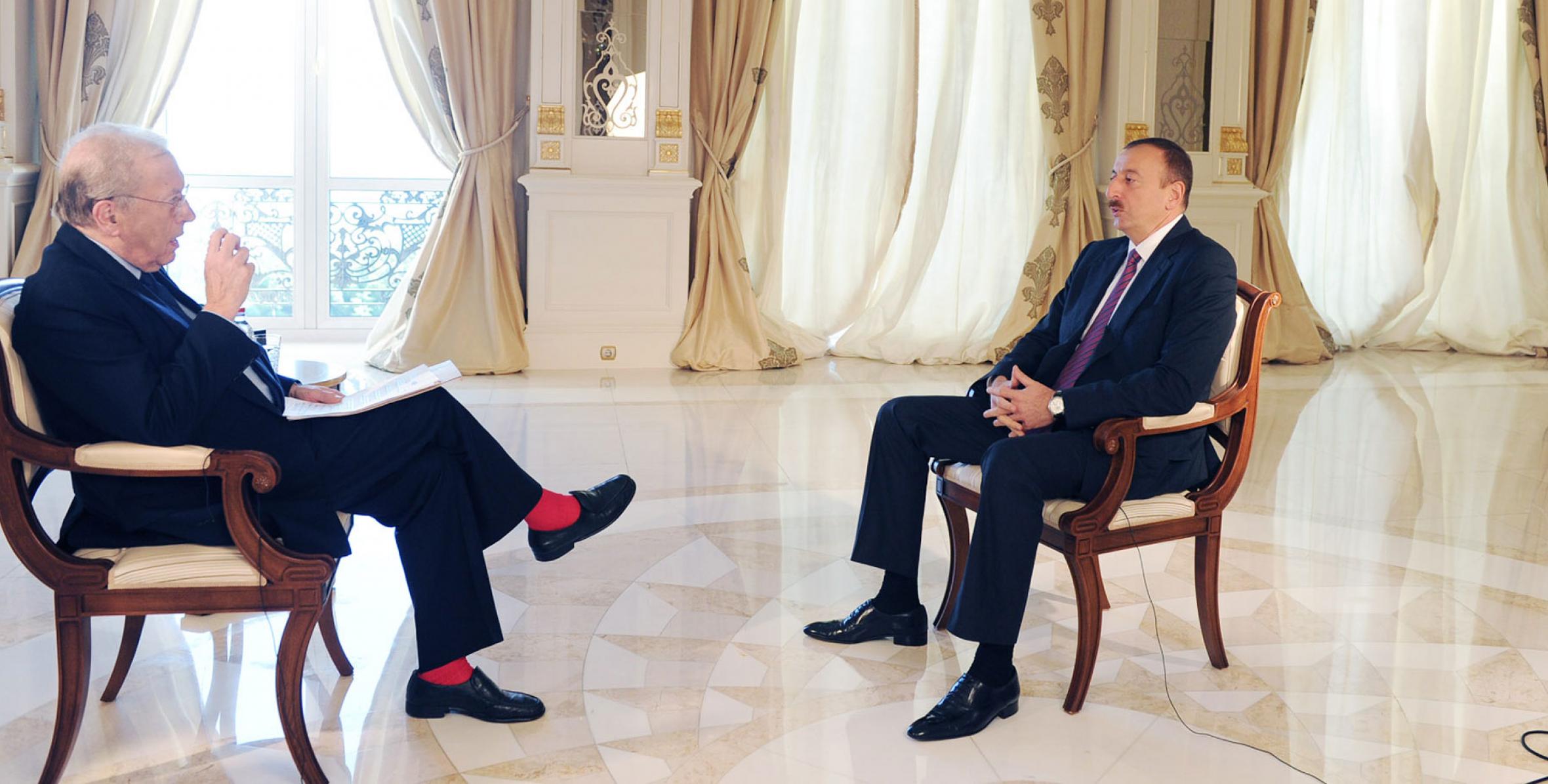 Ильхам Алиев дал интервью корреспонденту телевизионного канала Аль-Джазира
