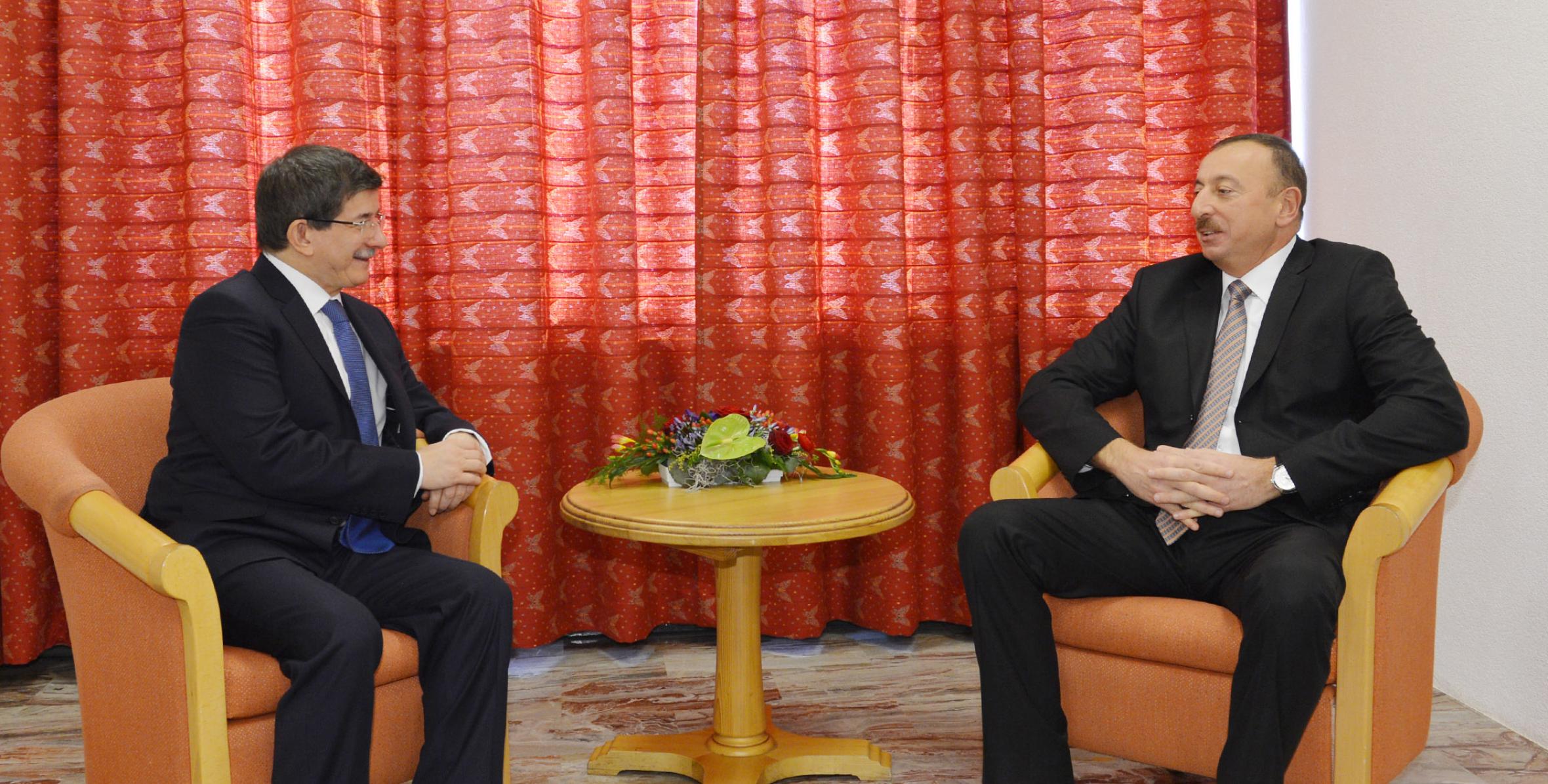 Cостоялась встреча Ильхама Алиева с министром иностранных дел Турции Ахметом Давутоглу
