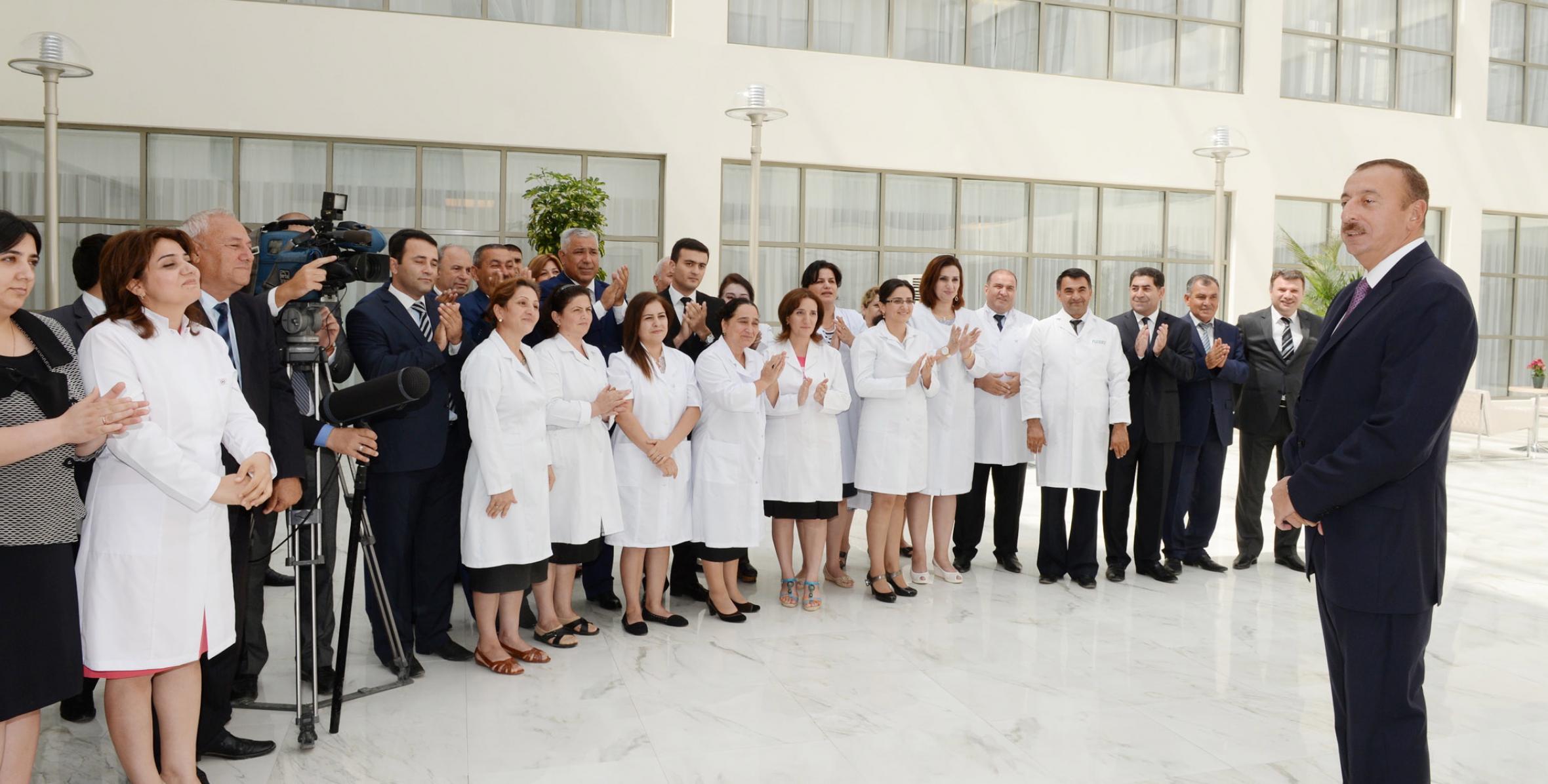 Ильхам Алиев принял участие в открытии Джалилабадской районной центральной больницы
