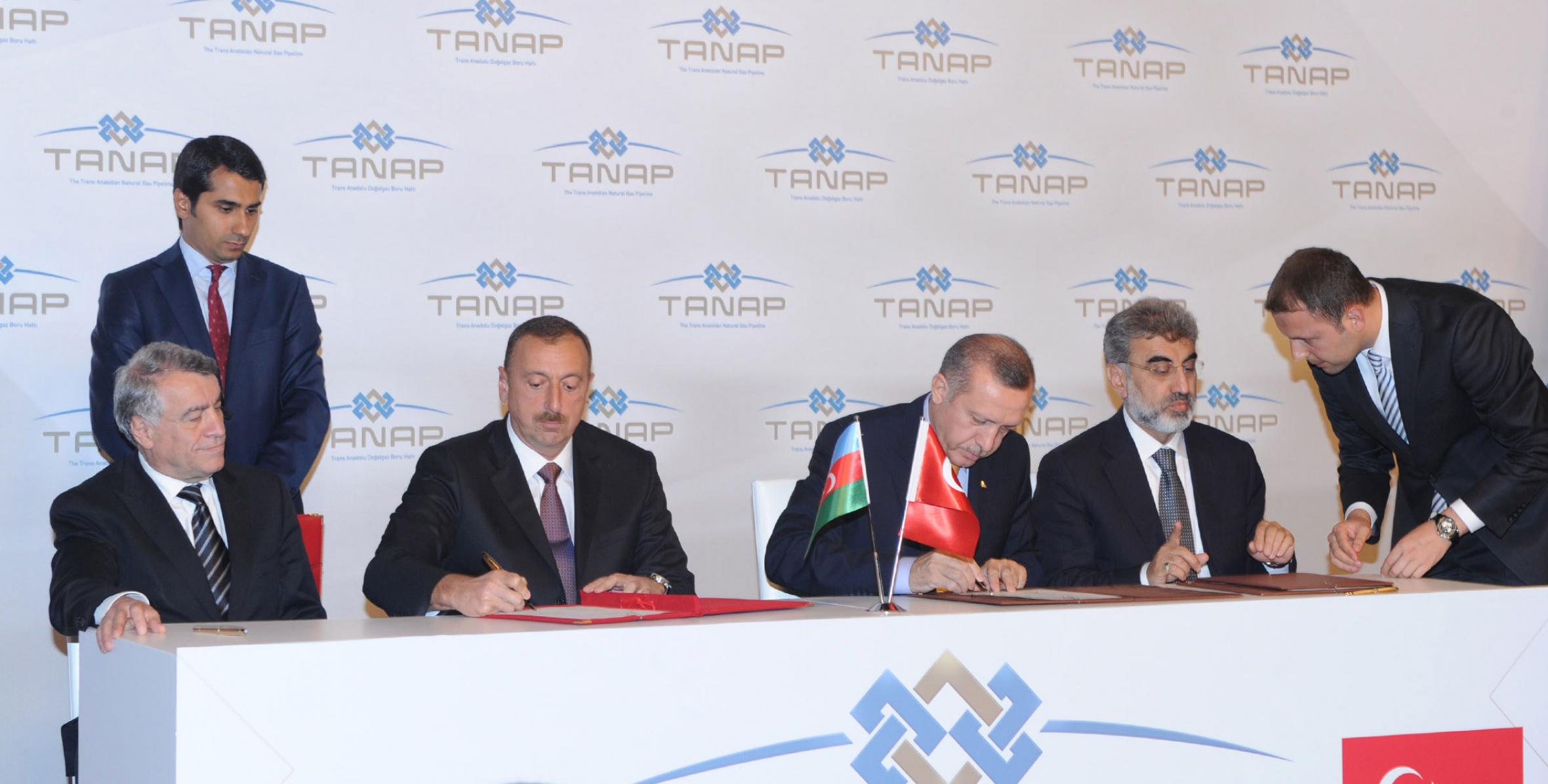 С участием Ильхама Алиева и премьер-министра Турции Реджепа Тайиба Эрдогана состоялась церемония подписания документов