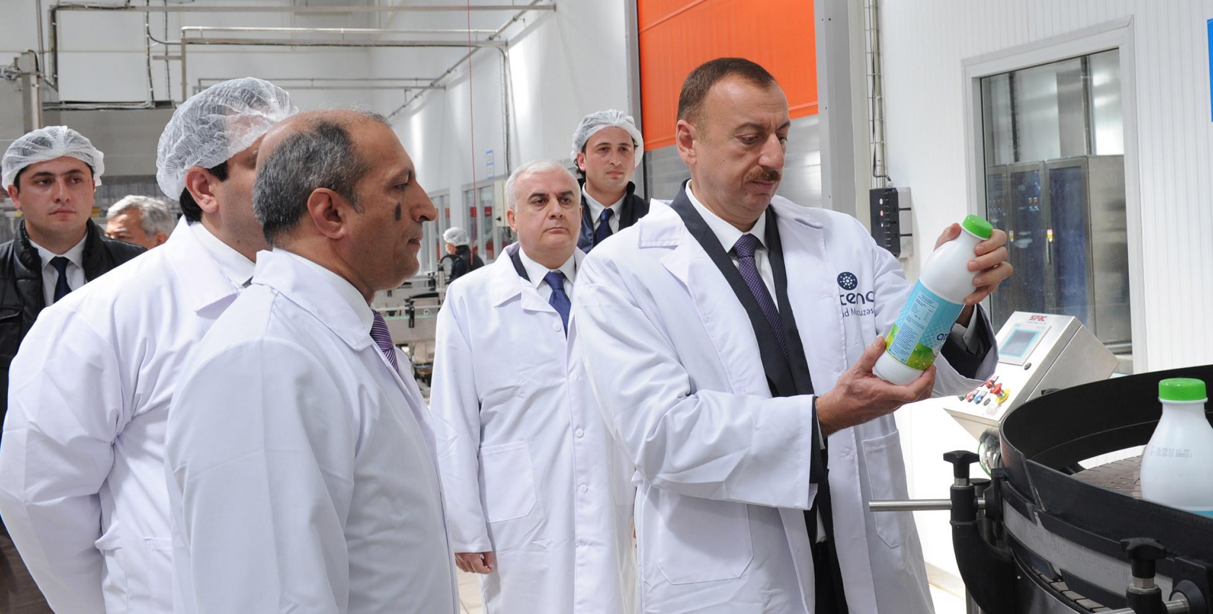 Ильхам Алиев принял участие в открытии молочного комбината «Атена» в селе Агабейли Агджабединского района