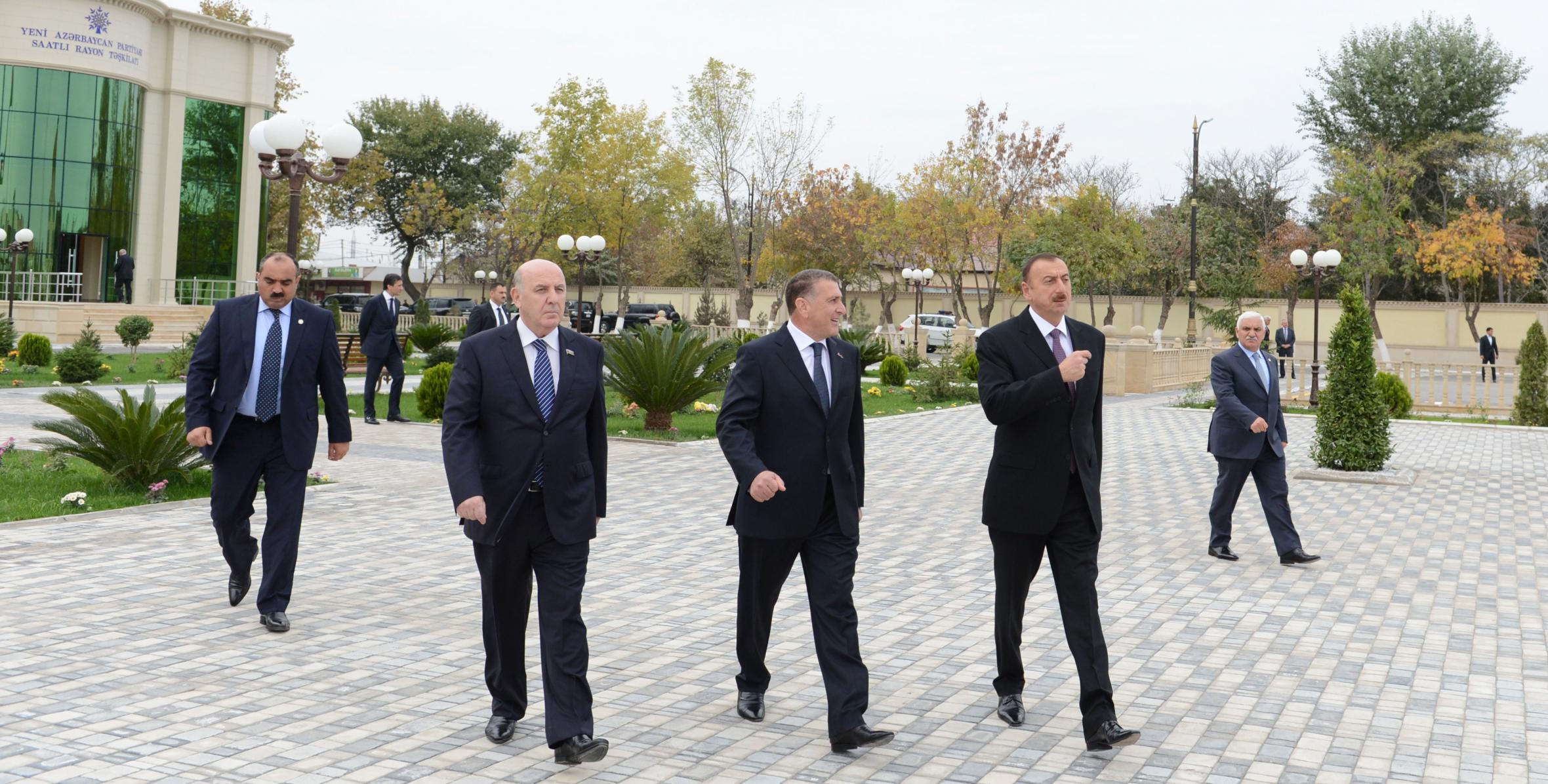 Ilham Aliyev visited the statue of nationwide leader Heydar Aliyev in Saatly