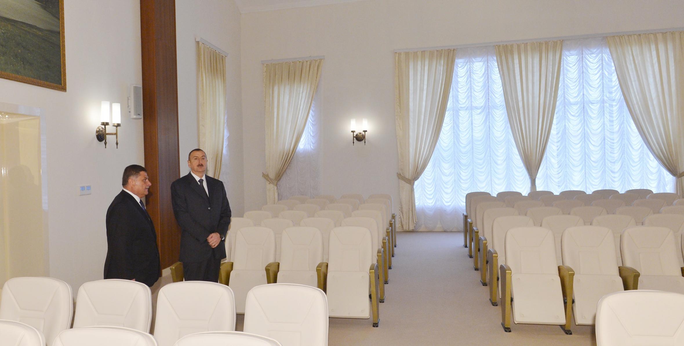 Ильхам Алиев в рамках поездки в Гейгель ознакомился с Центром молодежи