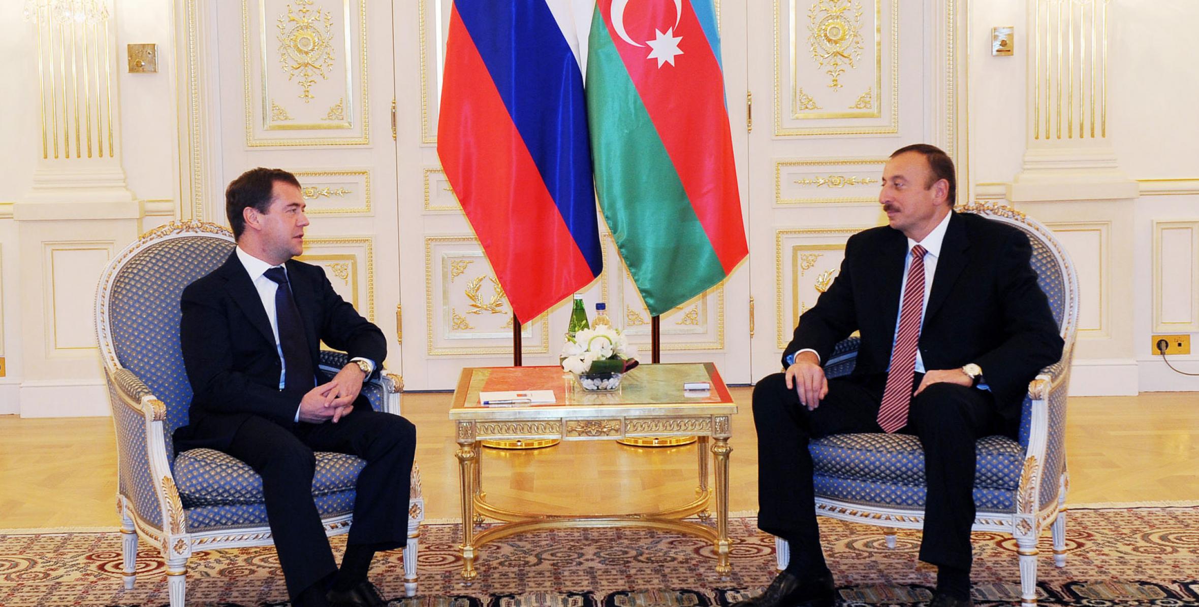 Состоялась встреча Ильхама Алиева и Президента России Дмитрия Медведева