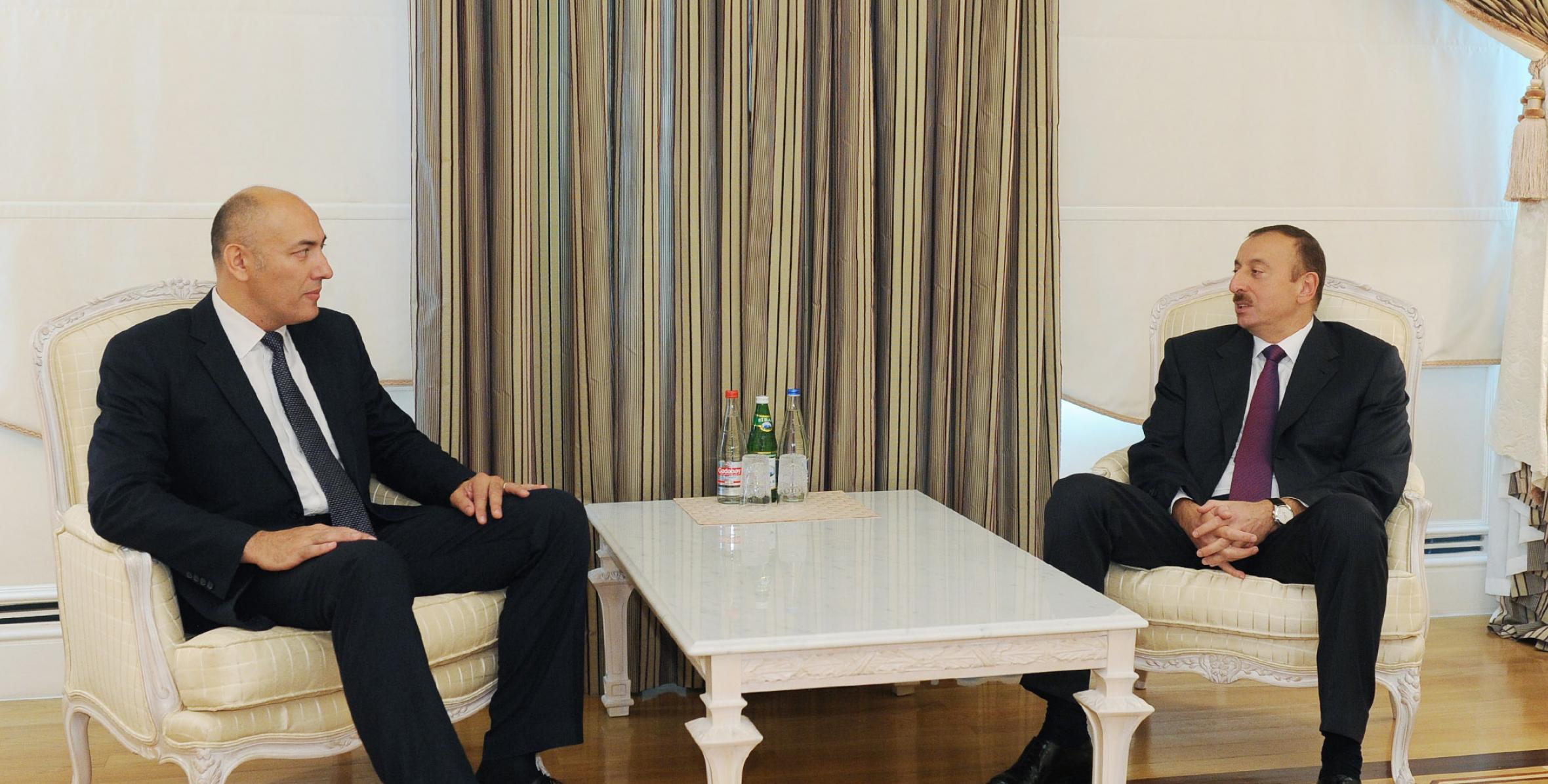 Ilham Aliyev received the outgoing Lithuanian Ambassador at the end of his diplomatic mission