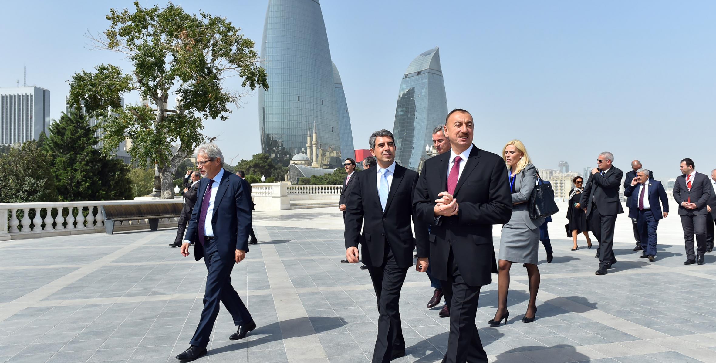 От имени Ильхама Алиева был дан обед в честь глав государств, правительств и делегаций